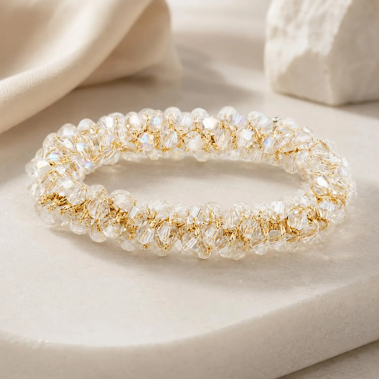 SAGA GIOIELLI® Bracciale donna elastico con cristalli sfaccettati – Bracciale elasticizzato - Confezione Regalo - Idea regalo - Regalo compleanno (BIANCO) - immagine 2
