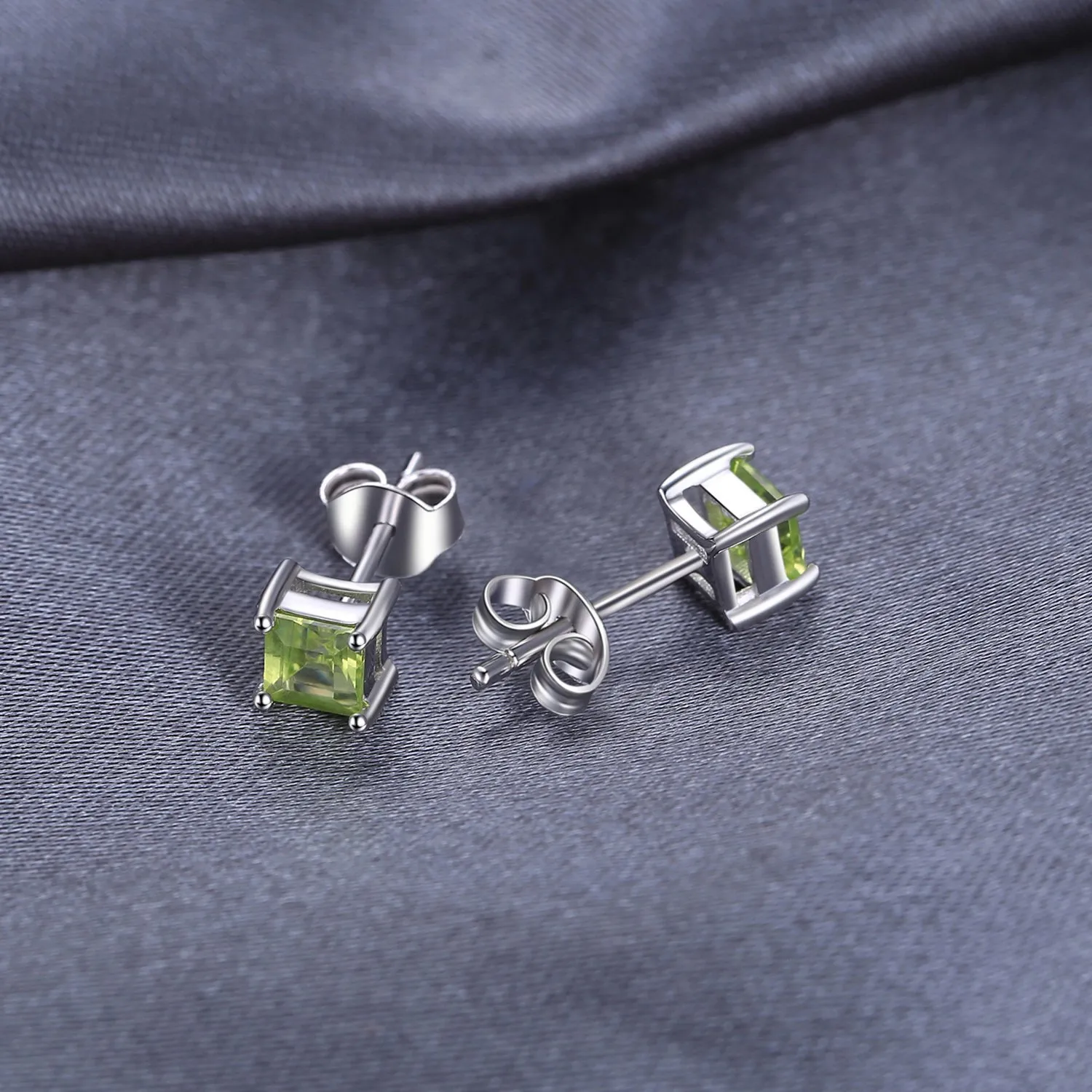 JewelryPalace 0.6ct Orecchini a Lobo Donna Argento 925 con Naturale Peridoto Verde, Piercing Orecchini a Bottone Donna con Pietre Dure a Taglio Quadrato, Orecchini Verdi e Argento Set Gioielli - immagine 4
