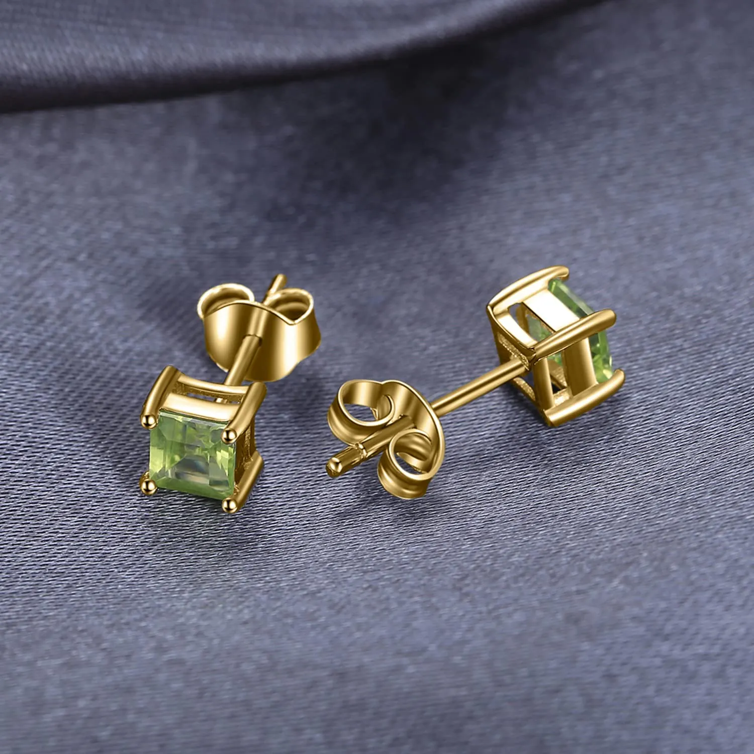 JewelryPalace Orecchini a Lobo in Argento 925 Con Peridoto Verde Naturale, Piercing a Bottone Con Pietre Dure a Taglio Quadrato, Set Gioielli Donna Verdi in Oro - immagine 2