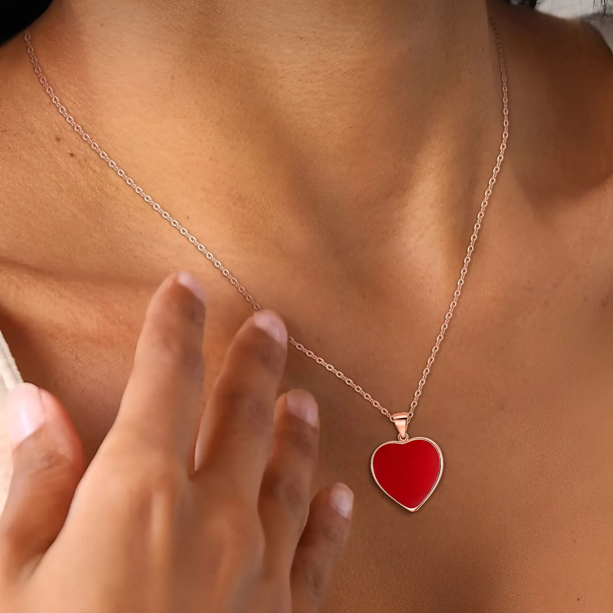 EVER FAITH Set di Gioielli da Donna con Cuori spaiati, Collana con Ciondolo Rosso Cuore di Orecchini Asimmetrici Regali per lei/Moglie/Mamma/Valentine's Day Rosa Oro Fondo - immagine 3