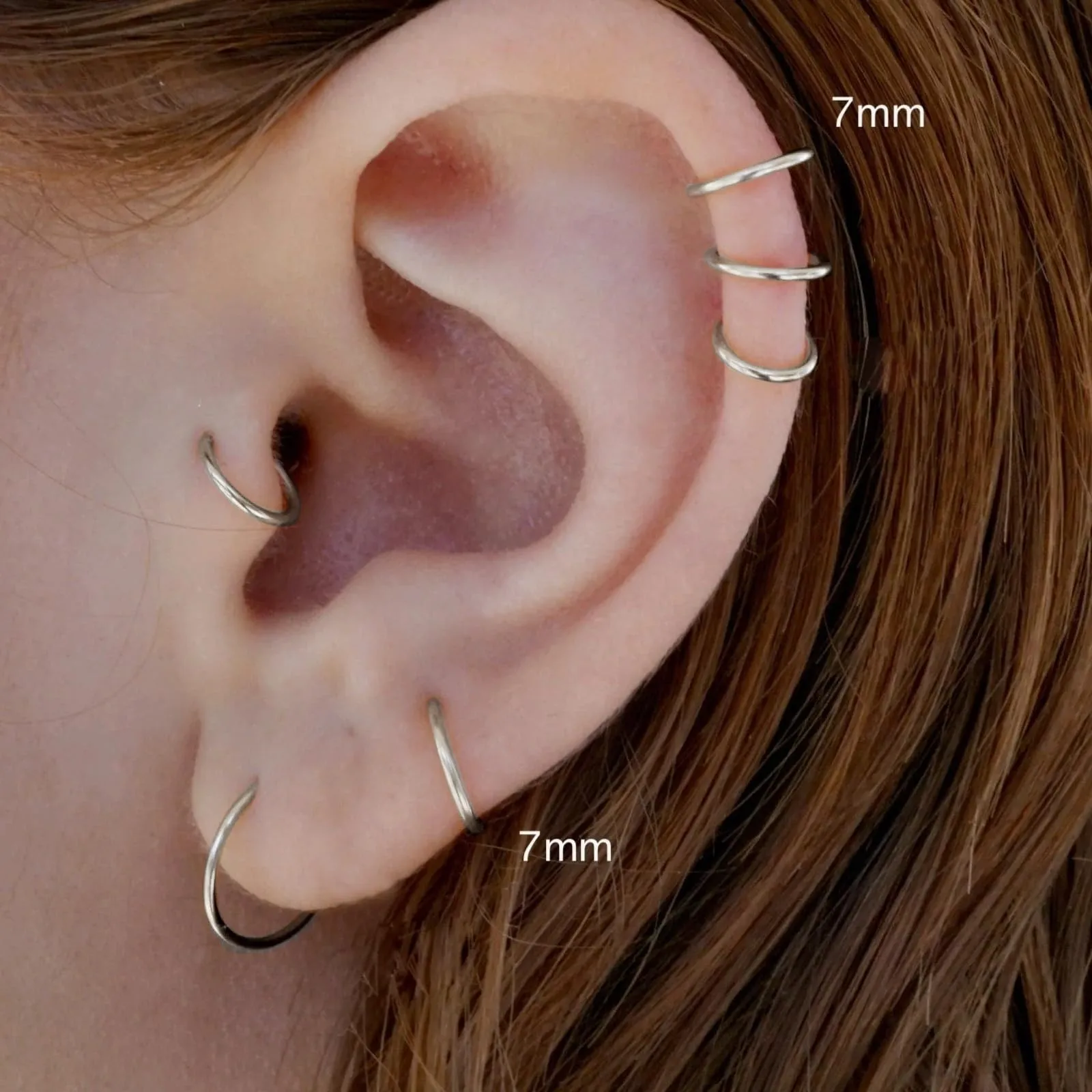 Piccoli orecchini a cerchio in oro 14 carati, orecchino ipoallergenici per cartilagine, elice, trago, per donne e uomini, cerchi in acciaio chirurgico - immagine 2