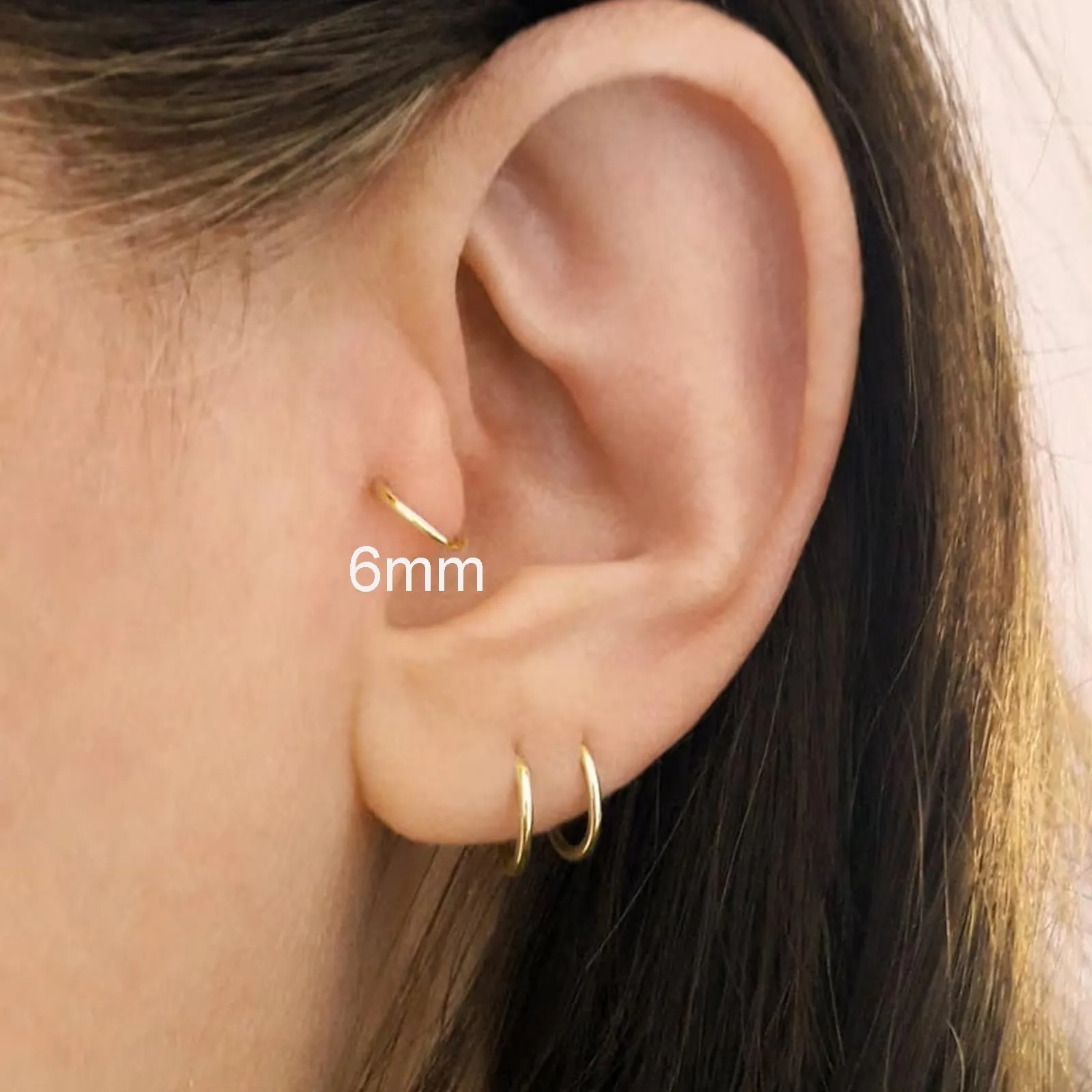 Piccoli orecchini a cerchio in oro, leggeri placcati in oro 14 K, orecchini a cerchio per cartilagine, elice, trago, ipoallergenici, per donne e uomini, piccoli cerchi sottili, in acciaio chirurgico - immagine 4