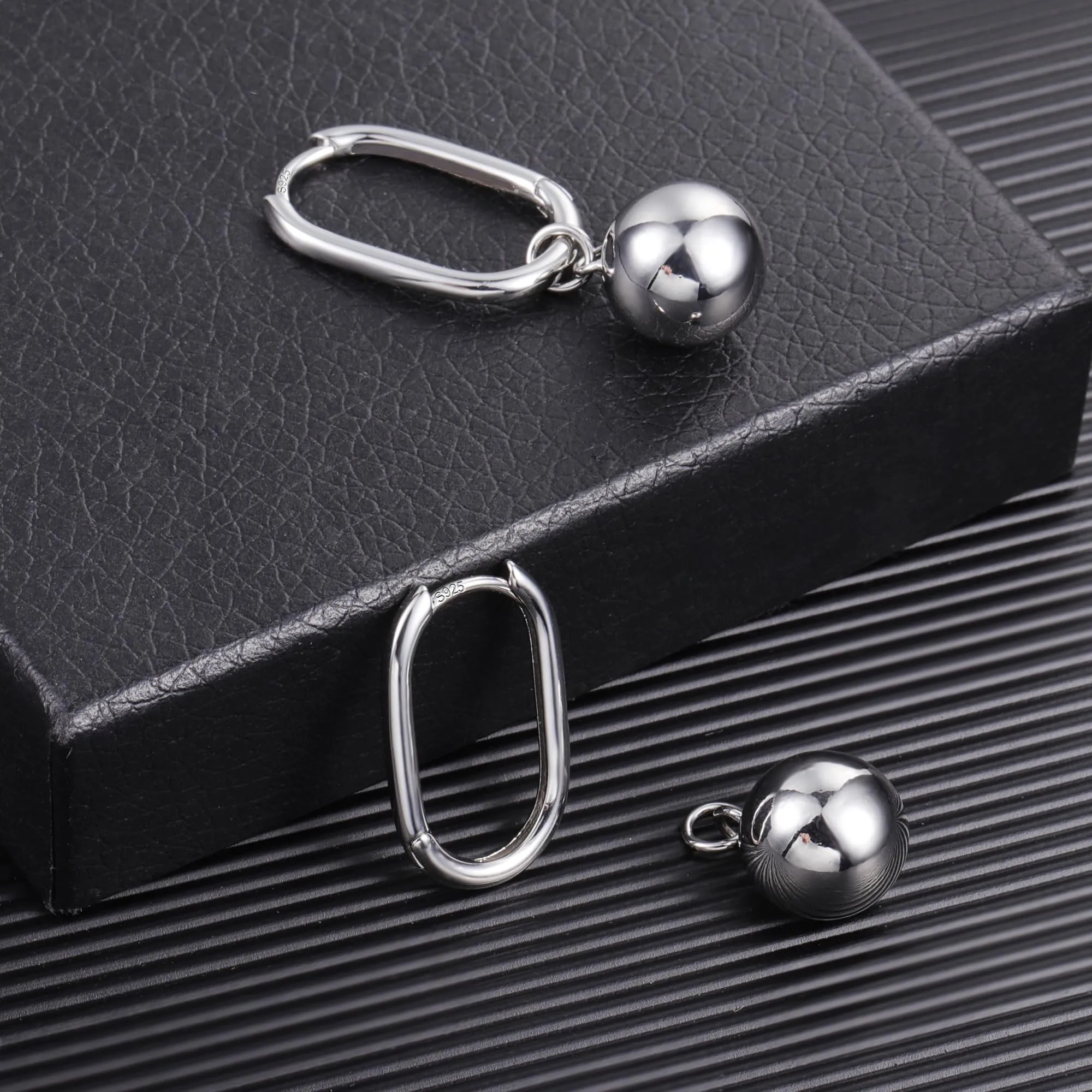 ASH'S CHOICE Orecchini Pendenti Donna Argento Sfera Leverback Lucido - immagine 3