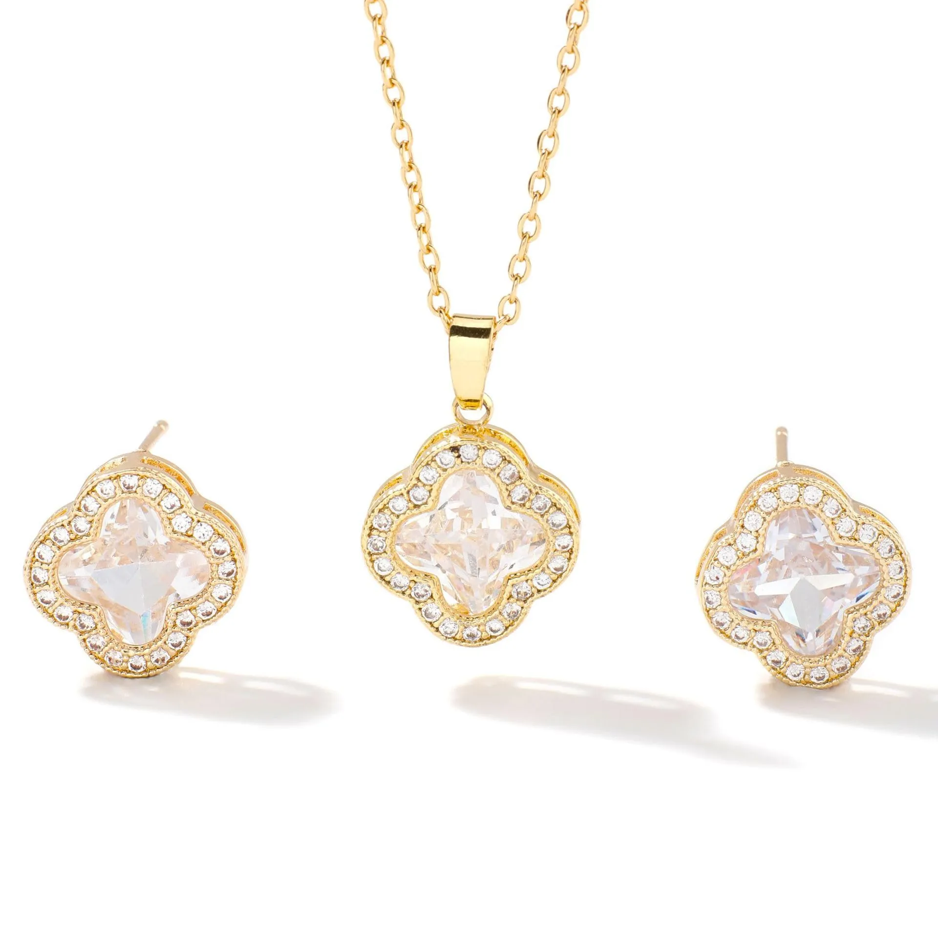 Gkaopi Parure Gioielli di Quadrifogli Fortunato da Donna Cristalli Collana con Ciondolo e Orecchini Set Delicati Quadrifoglio Gioielli per Compleanno San Valentino - immagine 1