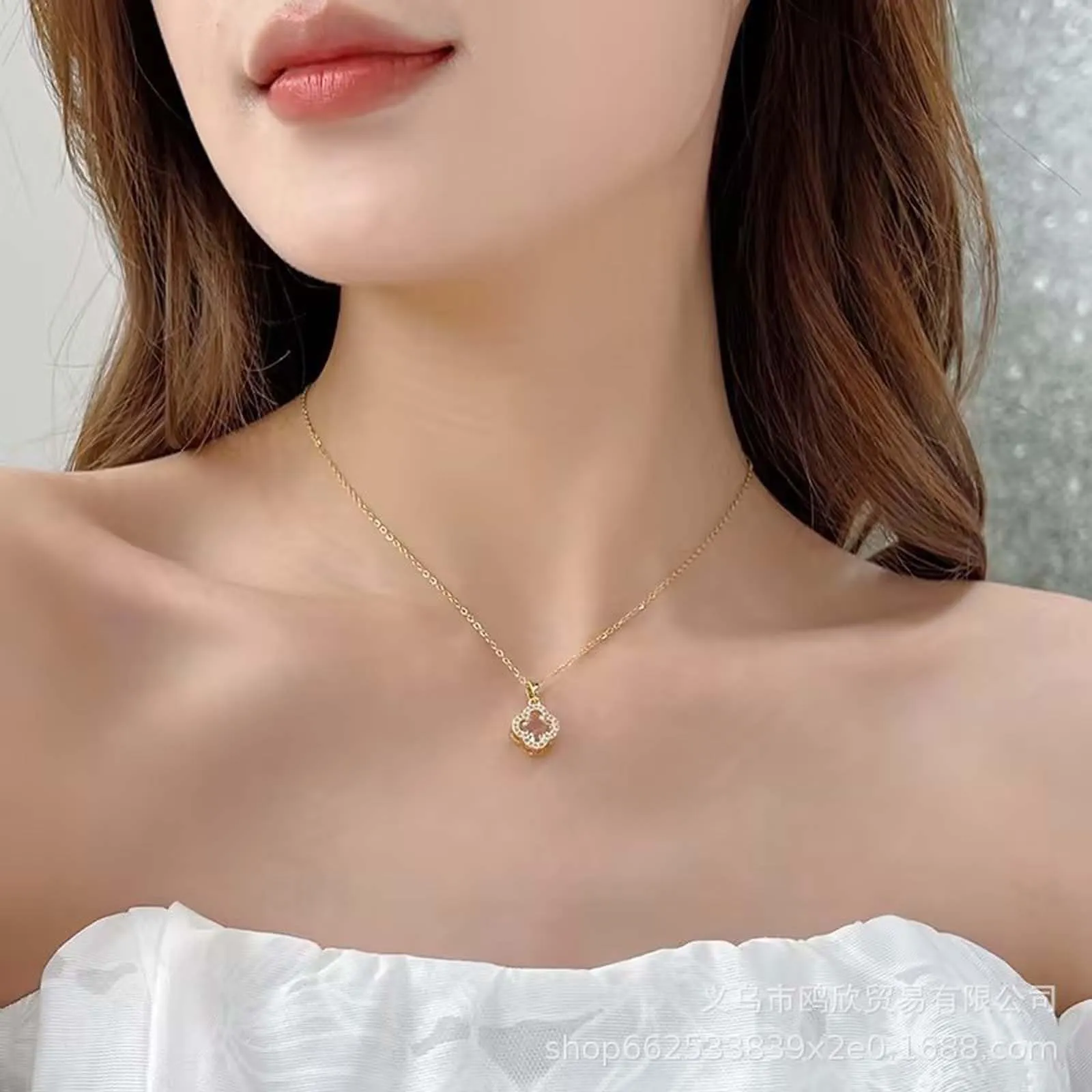 Gkaopi Parure Gioielli di Quadrifogli Fortunato da Donna Cristalli Collana con Ciondolo e Orecchini Set Delicati Quadrifoglio Gioielli per Compleanno San Valentino - immagine 5