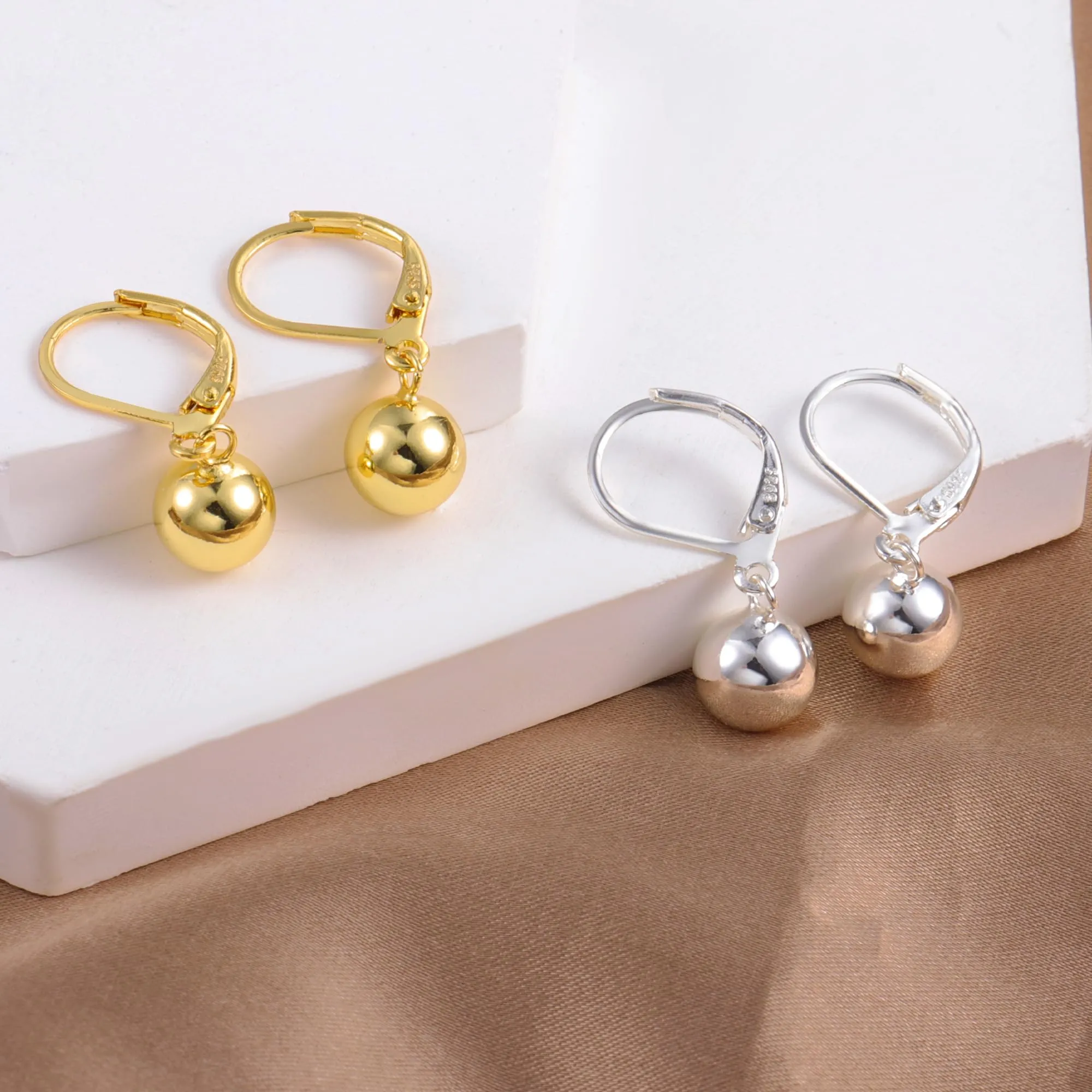 ASH'S CHOICE Orecchini Pendenti Donna Oro 14K Sfera Leverback Lucido - immagine 3