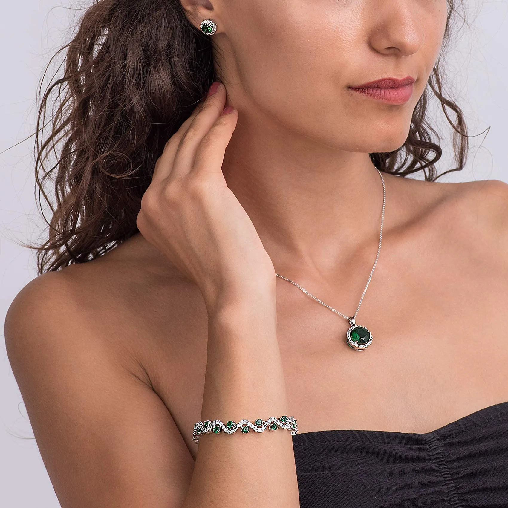 Crystalline Azuria Donna 18ct Placcato Oro Bianco Verde Smeraldo simulato Cristalli di Zirconi Parure Collana con Ciondolo 45 cm Orecchini Bracciale - immagine 5