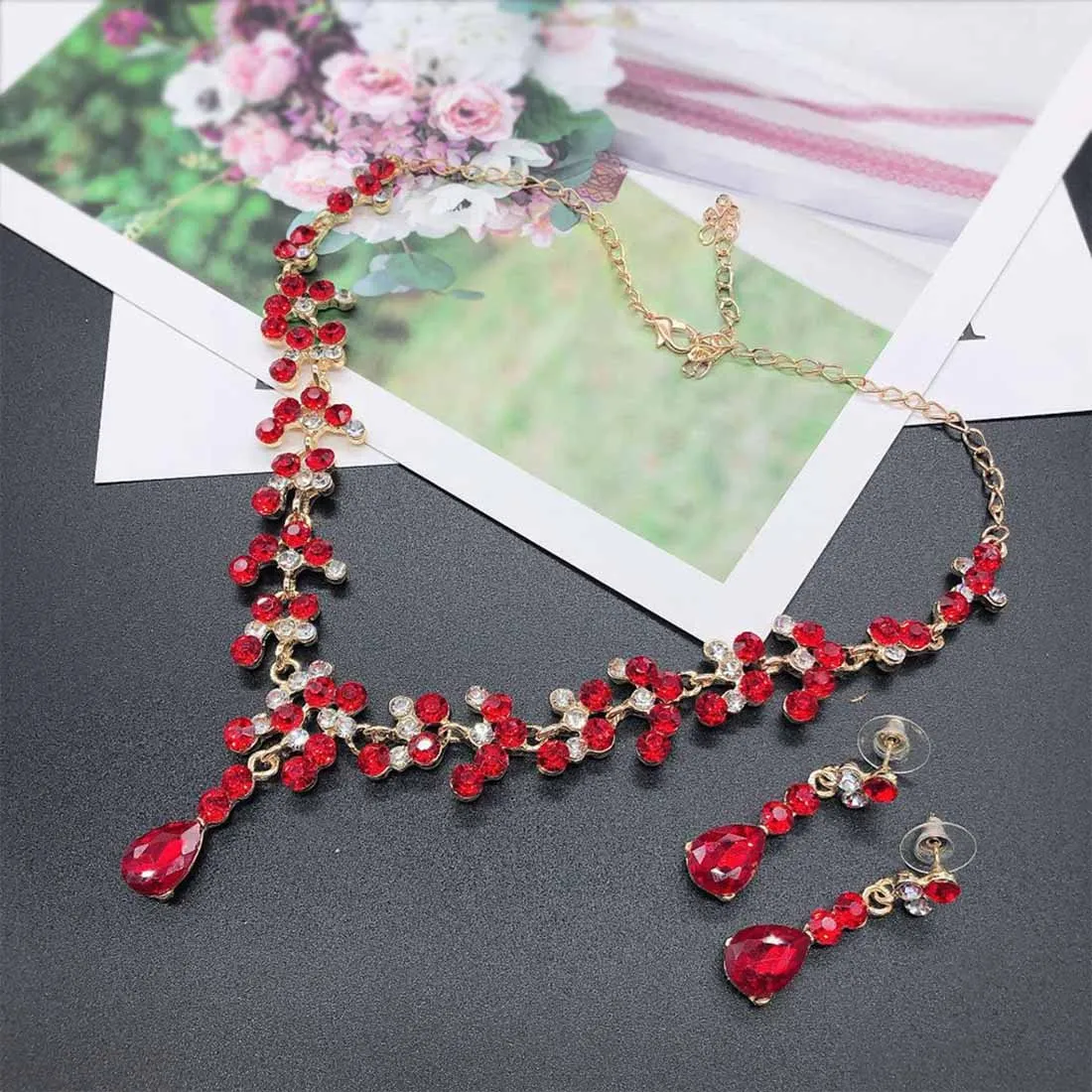 Prosy Bride Strass Collana e Orecchini Set Collana di Cristallo Bridal Party Wedding Jewelry Set per le Donne e le Ragazze (Rosso) - immagine 4