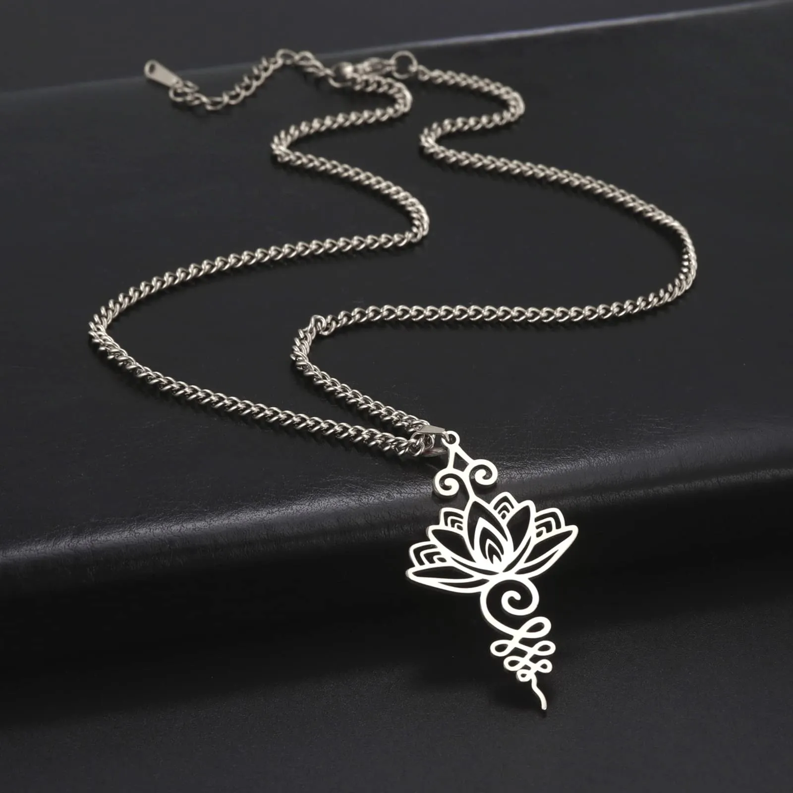 VASSAGO Collana con ciondolo a forma di fiore di loto Acciaio inossidabile Collana Unalome Lotus Chakra Simbolo Geometria Indù Ciondolo Lotus Gioielli Spirituale Regalo per Uomini Donne (Argento) - immagine 6