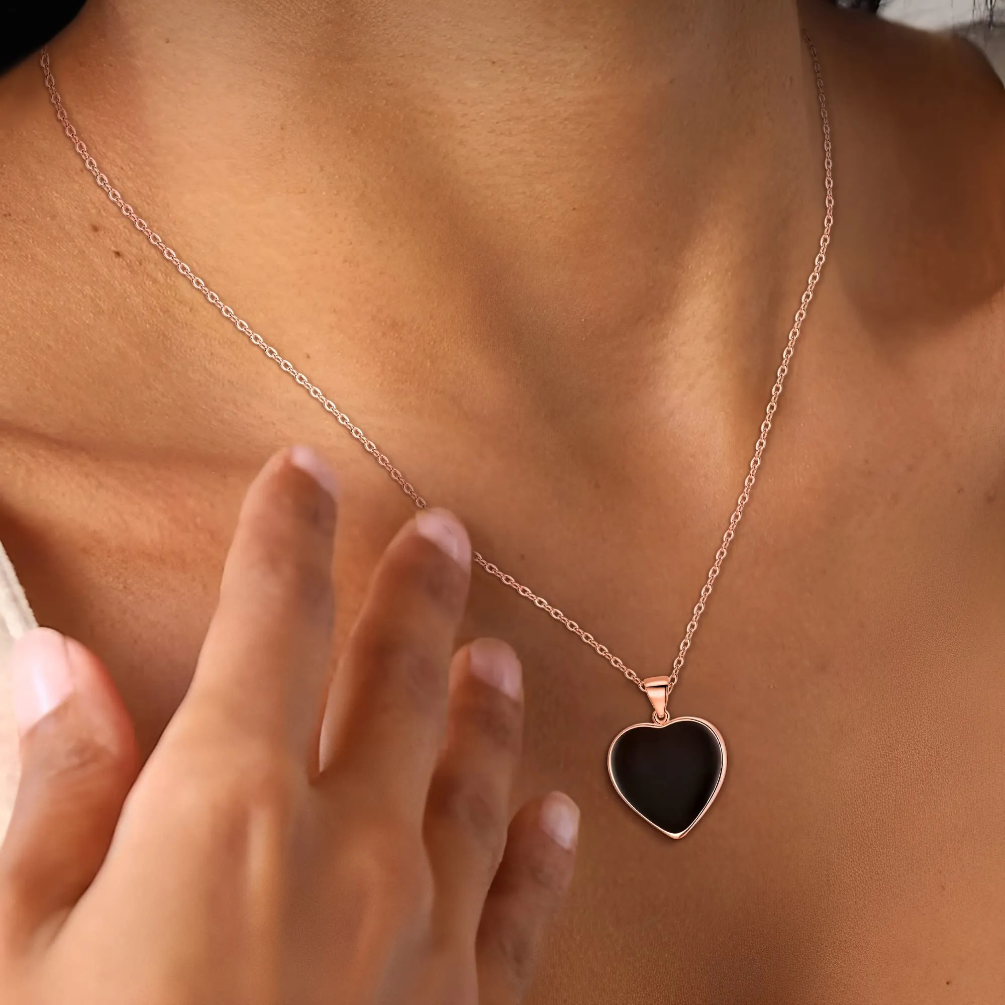EVER FAITH Set di Gioielli da Donna con Cuore spaiato, Collana con Ciondolo Nero Cuore, Set di Orecchini Asimmetrici, Regali per lei/Moglie/Mamma/Valentine's Day Rose Oro Fondo - immagine 3