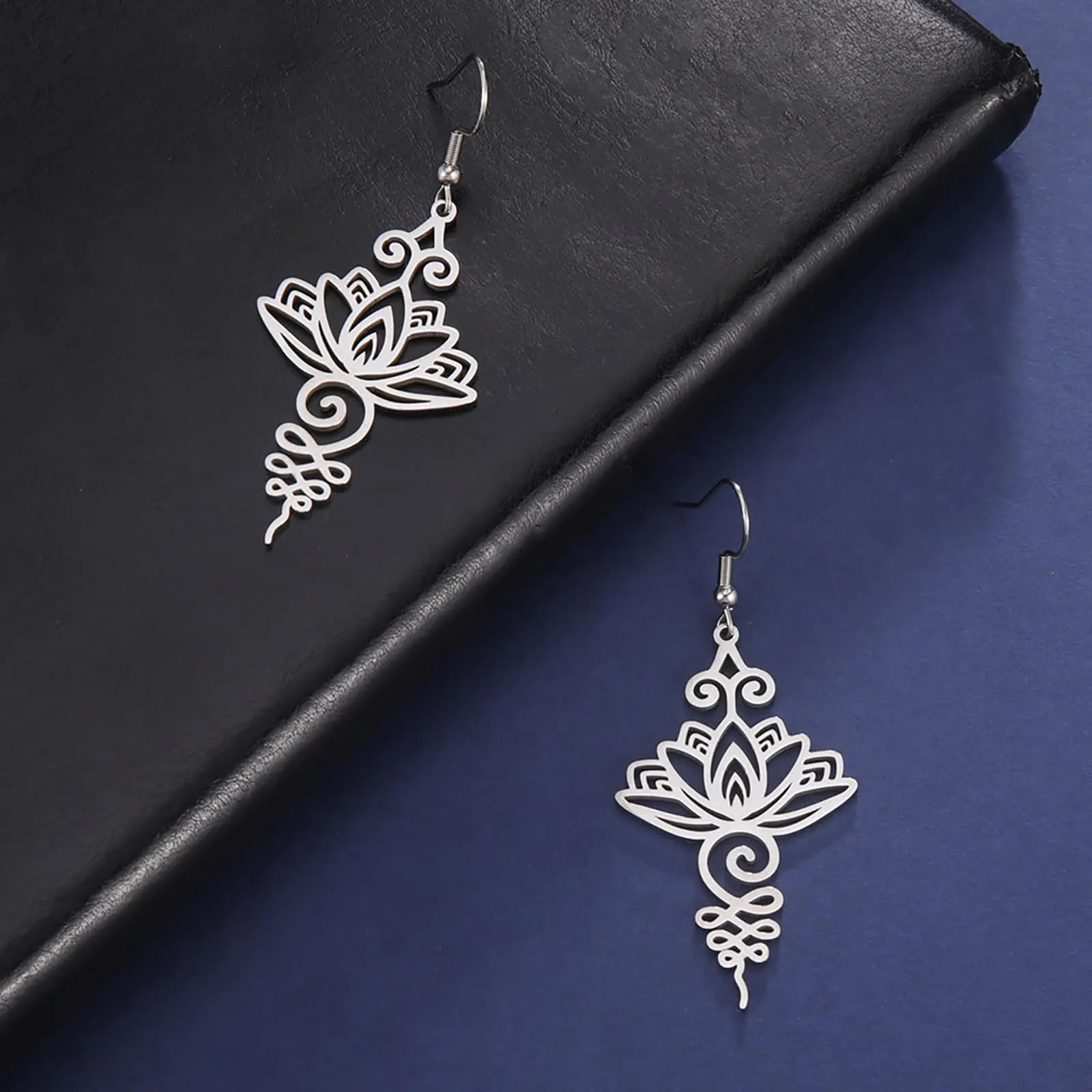VASSAGO - Collana con ciondolo a forma di fiore di loto in acciaio inossidabile Unalome, collana choker con simbolo Chakra, simbolo geometrico, fiore di loto induista, gioielli spirituali - immagine 5