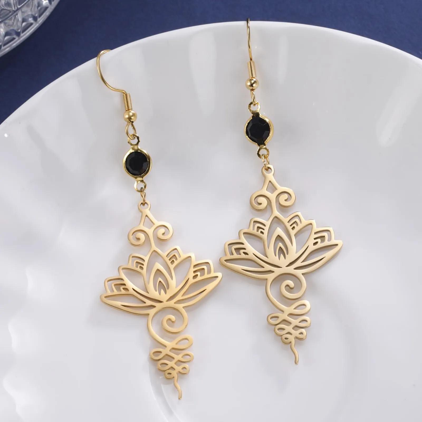 VASSAGO - Collana con ciondolo a forma di fiore di loto in acciaio inossidabile Unalome, collana choker a simbolo del chakra, geometria induista, ciondolo a forma di loto, gioielli spirituali - immagine 2
