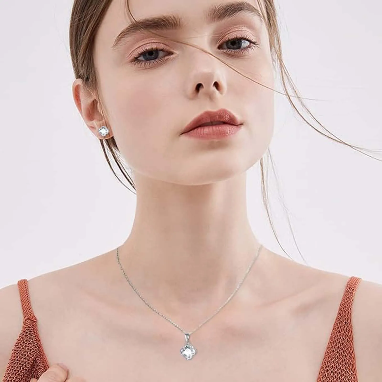 Gkaopi Parure Gioielli di Quadrifogli Fortunato da Donna Cristalli Collana con Ciondolo e Orecchini Set Delicati Quadrifoglio Gioielli per Compleanno San Valentino - immagine 5