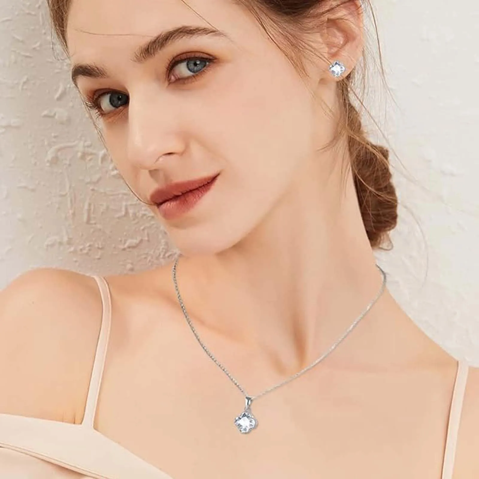 Gkaopi Parure Gioielli di Quadrifogli Fortunato da Donna Cristalli Collana con Ciondolo e Orecchini Set Delicati Quadrifoglio Gioielli per Compleanno San Valentino - immagine 6