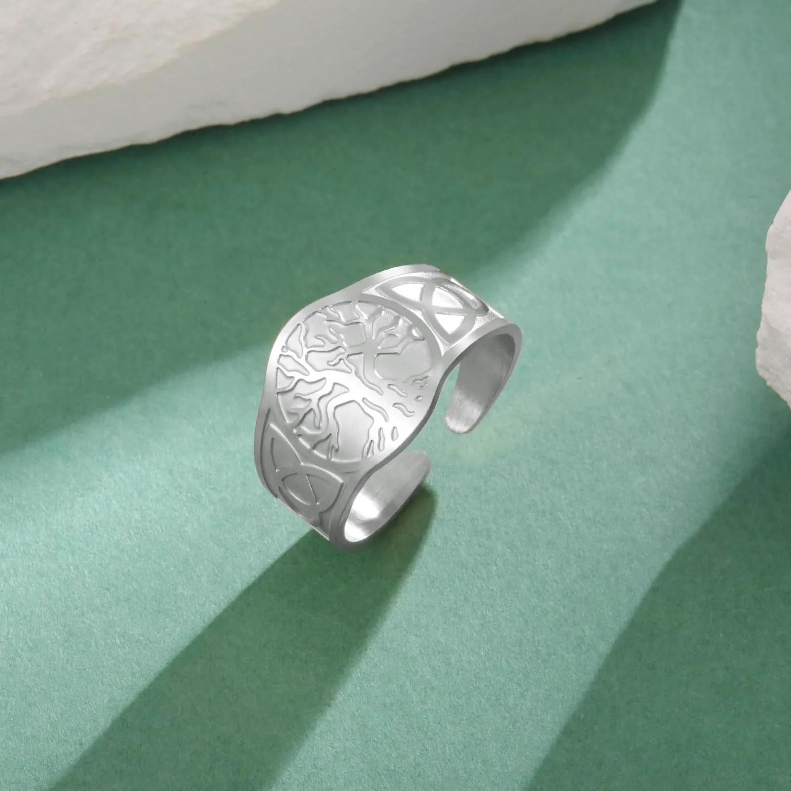 Dreamtimes Yggdrasil Albero della Vita Anello per uomo donna Anello vintage regolabile Anello in acciaio inossidabile vichingo nodo celtico (argento) - immagine 4