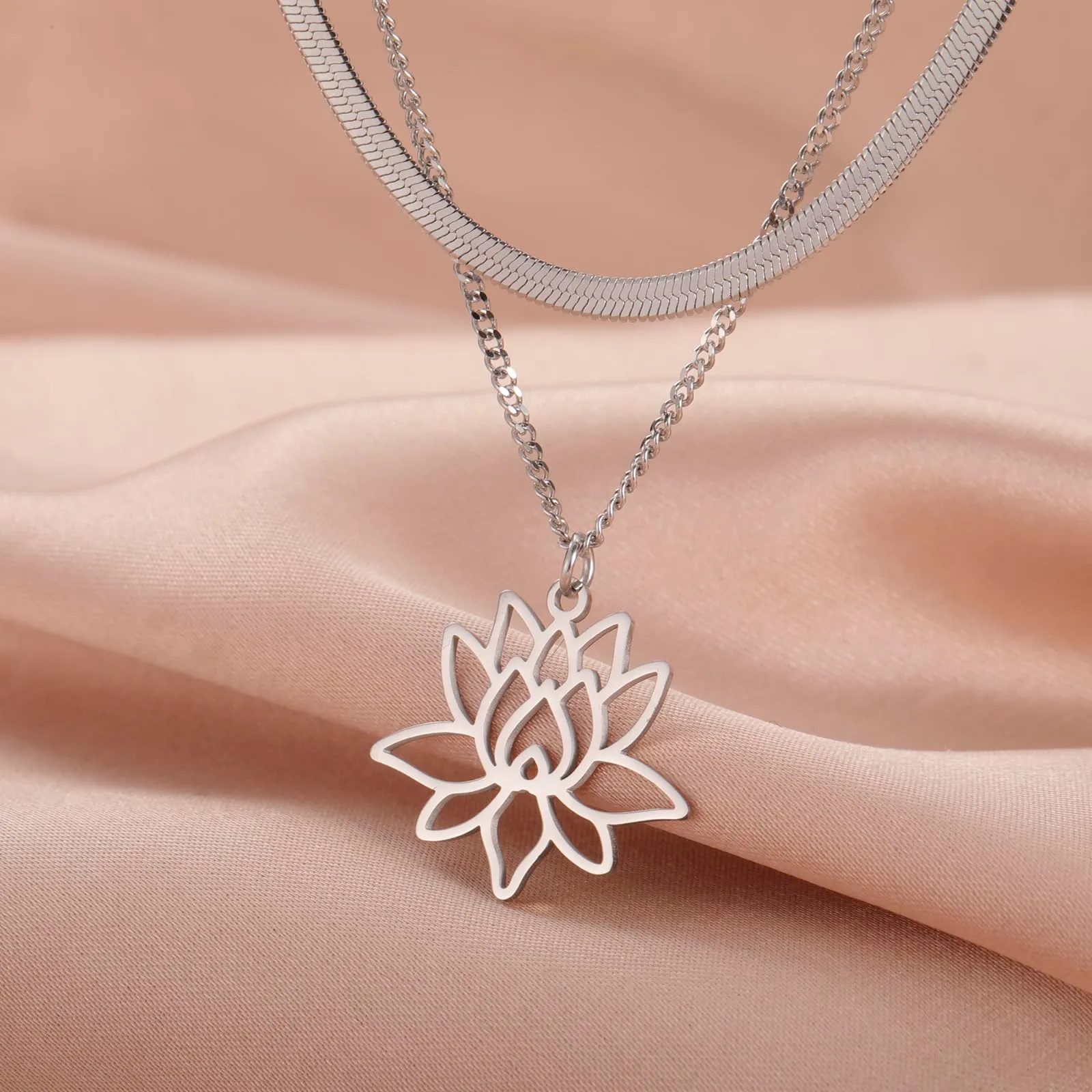 VASSAGO Collana da donna con ciondolo a forma di fiore di loto con Buddha, in acciaio inossidabile, con simbolo unalome, amuleto, gioielli religiosi, One Size, Acciaio inossidabile, Non pietra - immagine 4