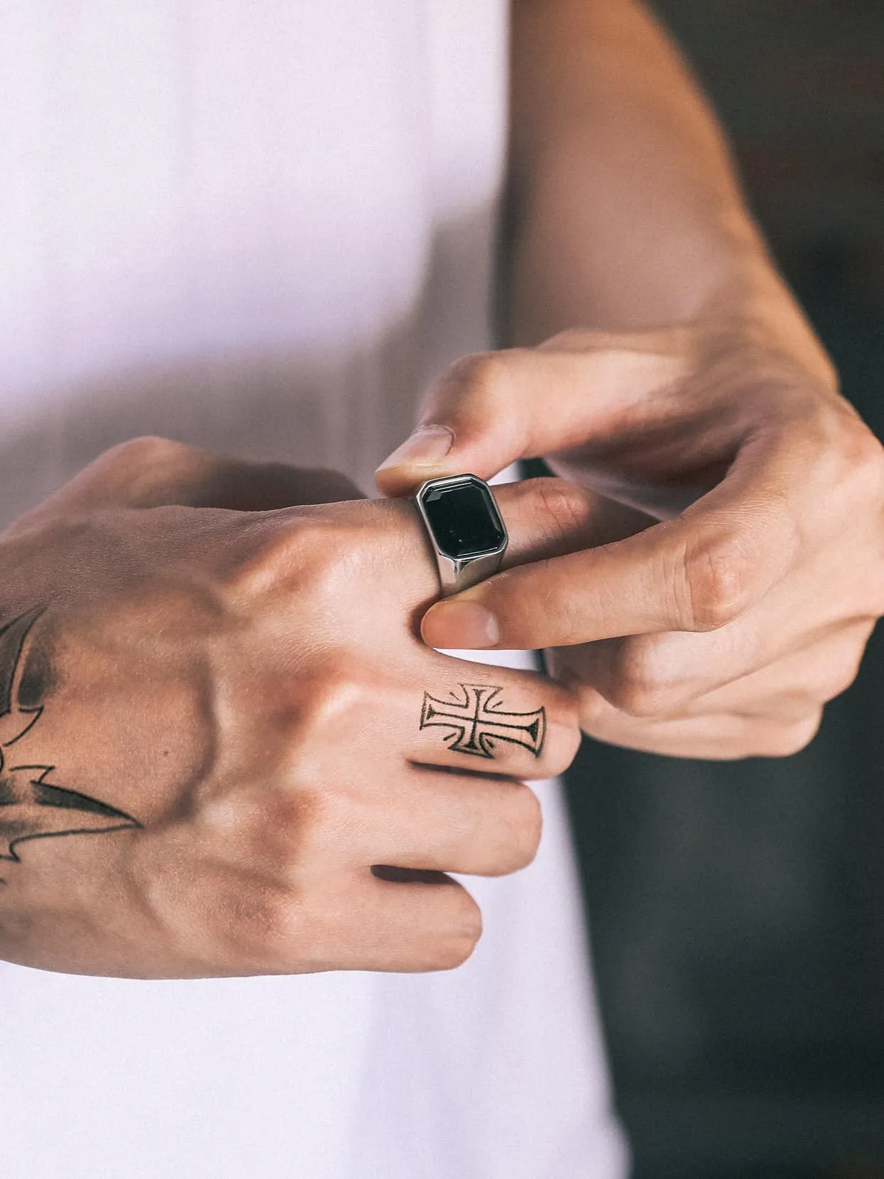 Anello nero da uomo # 59, Meniscus Finger Black Onic Ring Seal - immagine 2