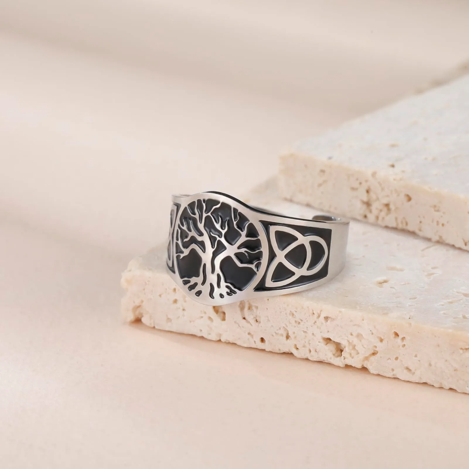 Dreamtimes Yggdrasil Albero della Vita Anello per uomo donna Anello vintage regolabile Anello in acciaio inossidabile vichingo nodo celtico (nero-argento) - immagine 2