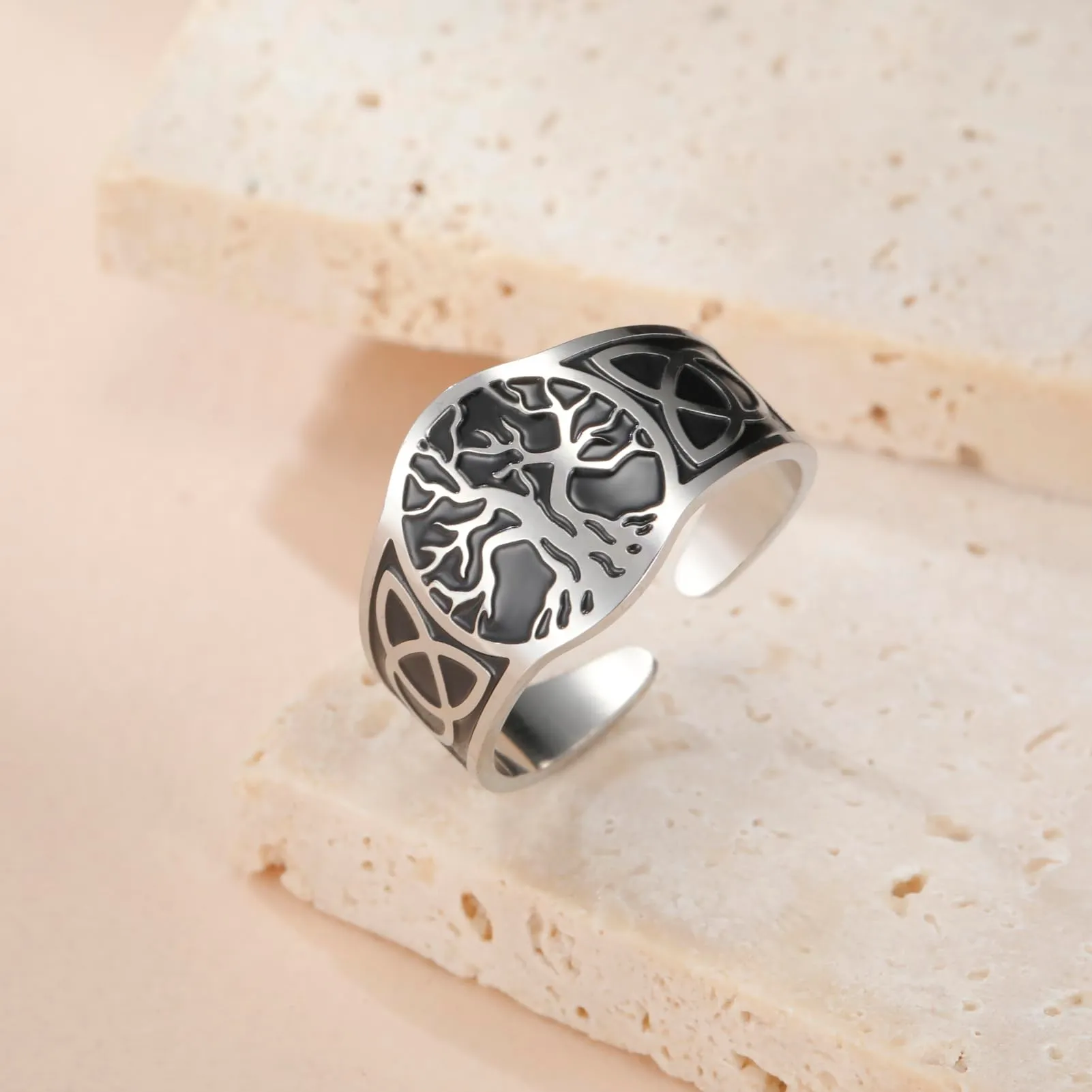 Dreamtimes Yggdrasil Albero della Vita Anello per uomo donna Anello vintage regolabile Anello in acciaio inossidabile vichingo nodo celtico (nero-argento) - immagine 4