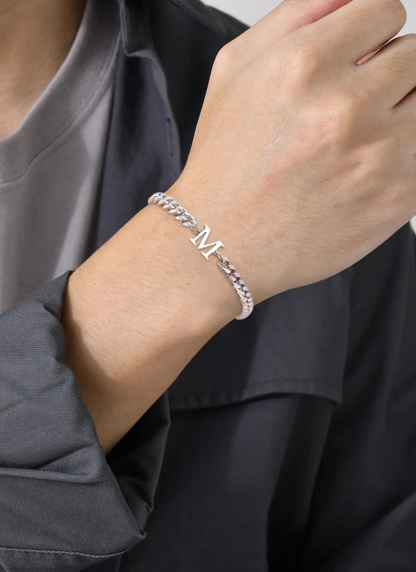 TOLOWOBK Bracciale con Iniziale A - Z, Argento Acciaio per Donna o Uomo, Nome Iniziale Braccialetto Regalo Natale per Papà Mamma Figlia Figlio Nonni Colleghe Coppia (P) - immagine 2