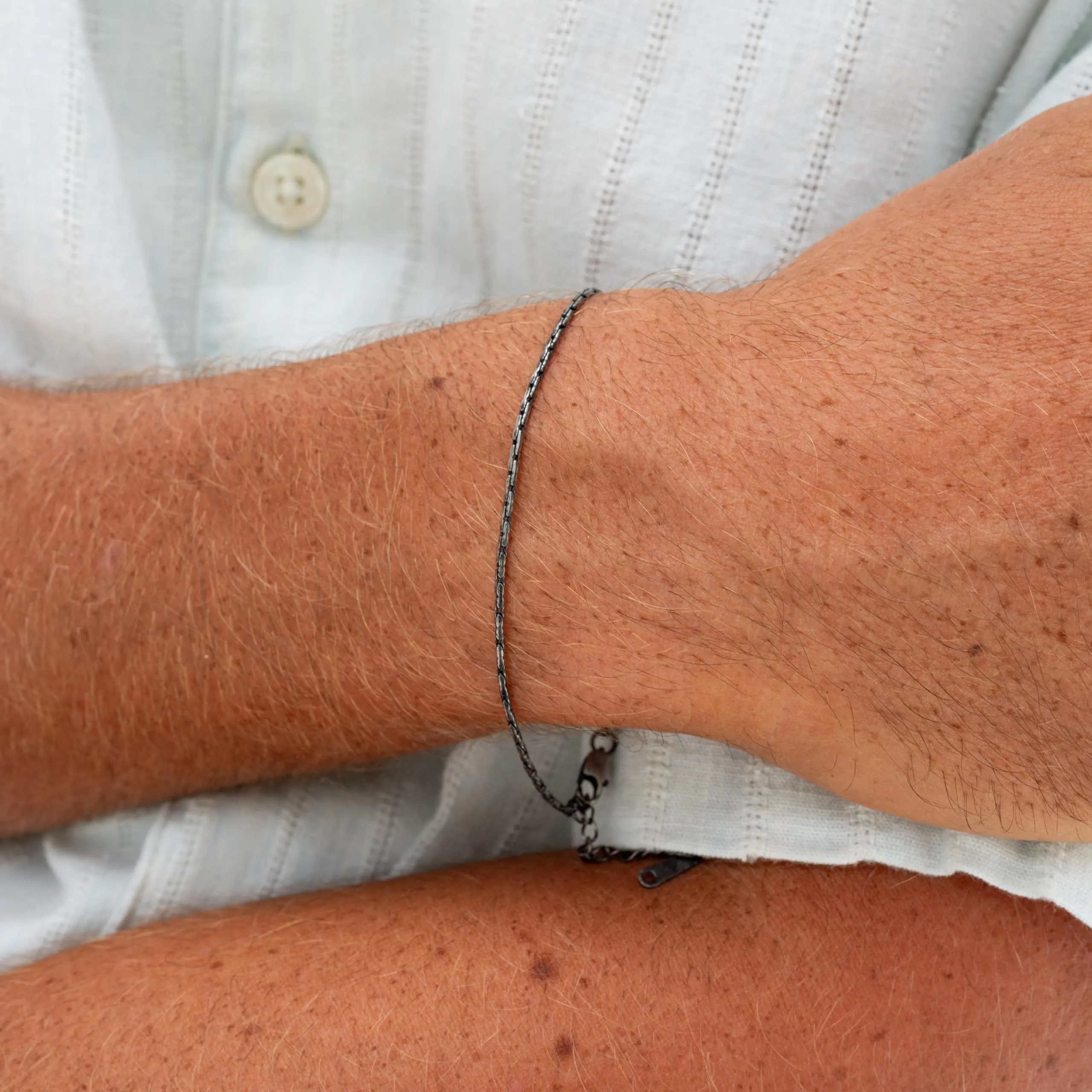 Made by Nami Braccialetto da Uomo in Acciaio Inox Argento/Oro Braccialetto Minimalistico da Uomo Bracciali da Uomo per Uomo Bracciale Argento da Uomo Catena Cuban Link Filigrana Armkette, 18 cm - immagine 4