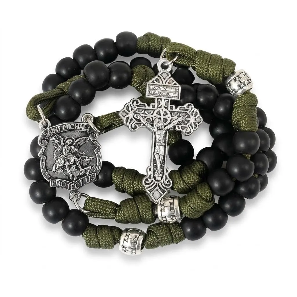 Nazareth Store Rosario in paracord di San Michele collana rosario robusta con cordoncino resistente e crocifisso cattolico del Perdono (Nera) - immagine 1