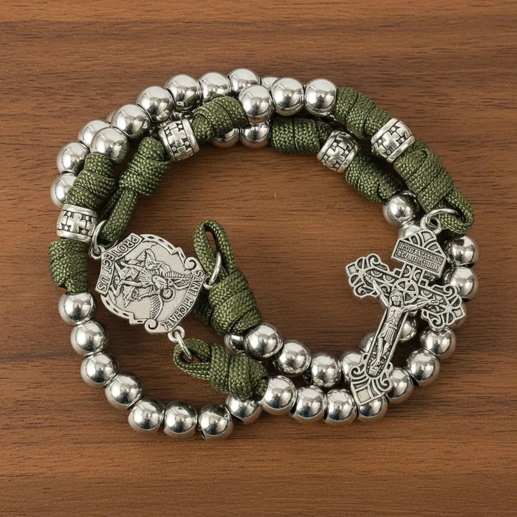 Nazareth Store Rosario in paracord di San Michele collana rosario robusta con cordoncino resistente e crocifisso cattolico del Perdono (Argento) - immagine 2