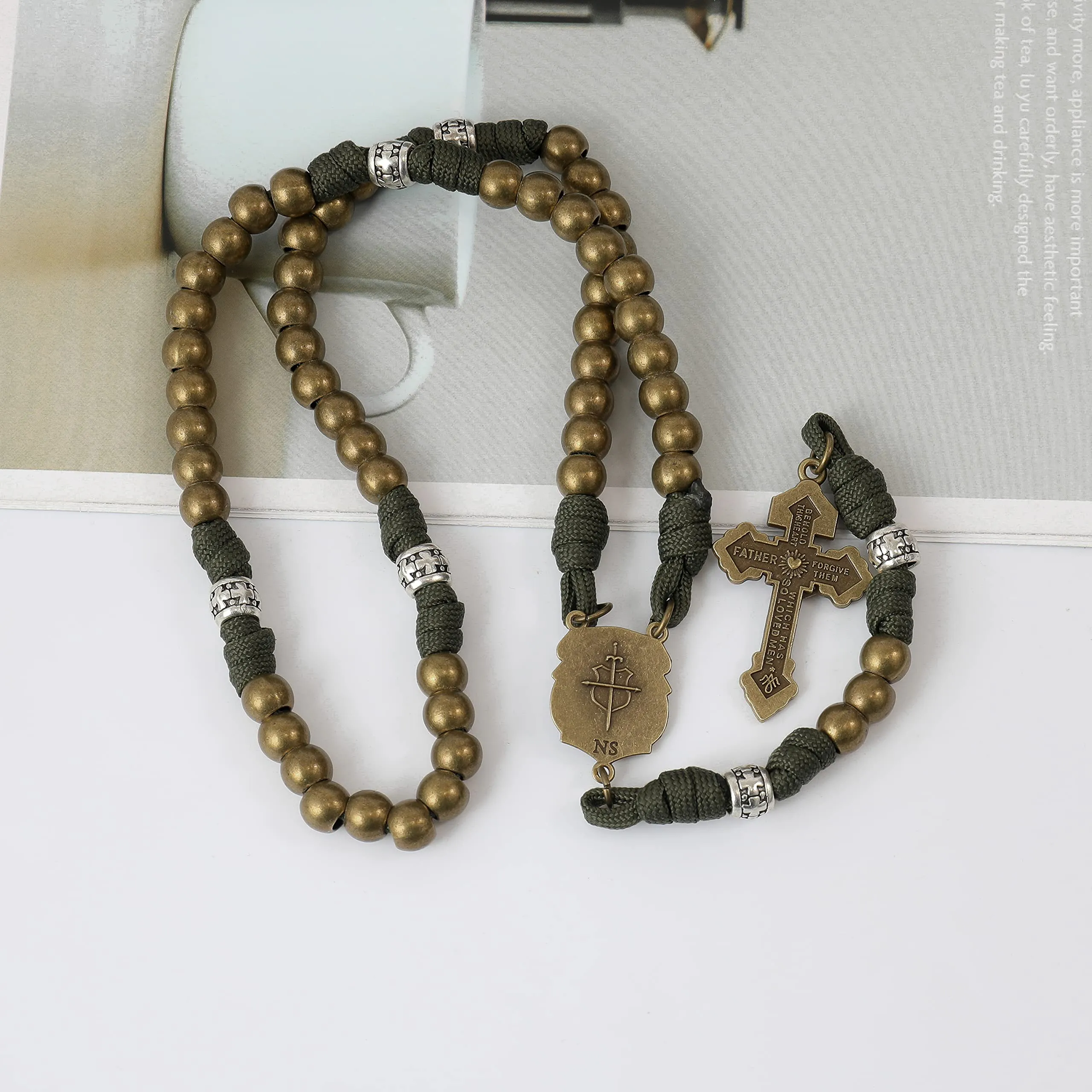 Nazareth Store - Collana con perline in paracord rosario, medaglia di San Michele, con perline robuste in metallo da 10mm, rosario cattolico del nostro padre con crocifisso perdono, 22", Pietra - immagine 3