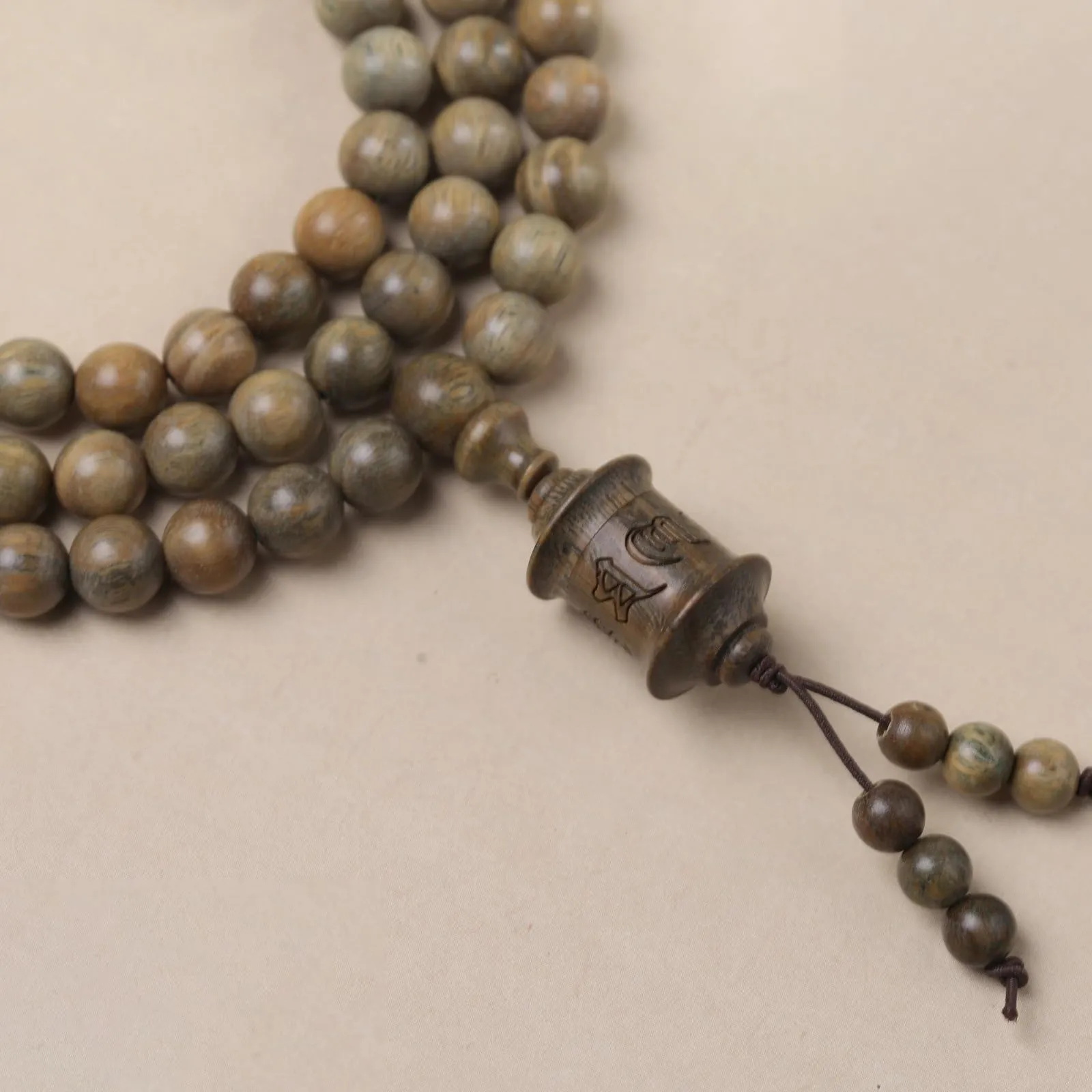 Mansiyuyee Collana con 108 perline di legno di sandalo verde naturale, perline buddiste, meditazione, yoga, 34 inches, Legno, Non pietra preziosa - immagine 5