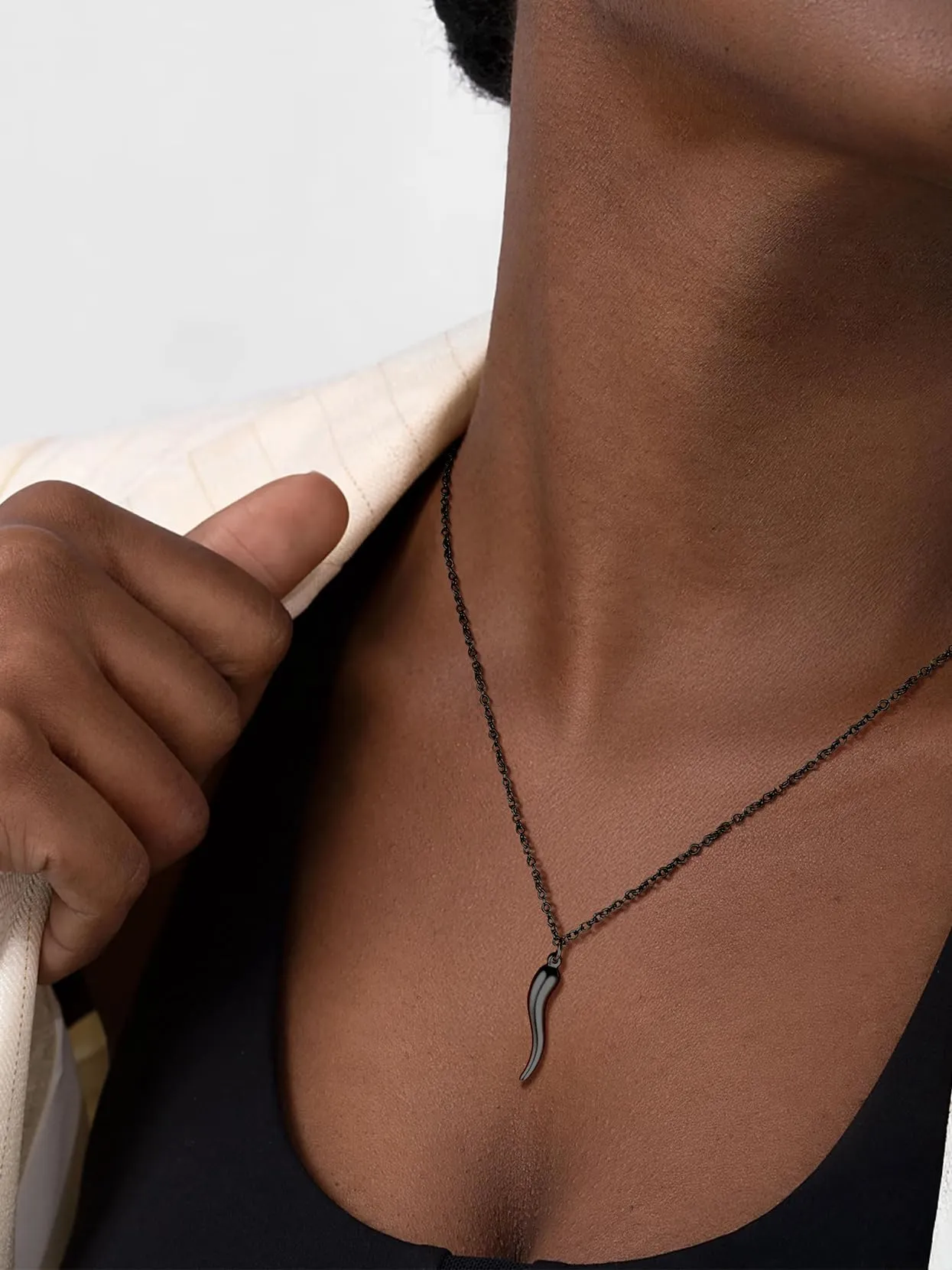 U7 Collana Uomo Portafortuna Corno Italiano Nero 31mm Acciaio Inossidabile - immagine 2