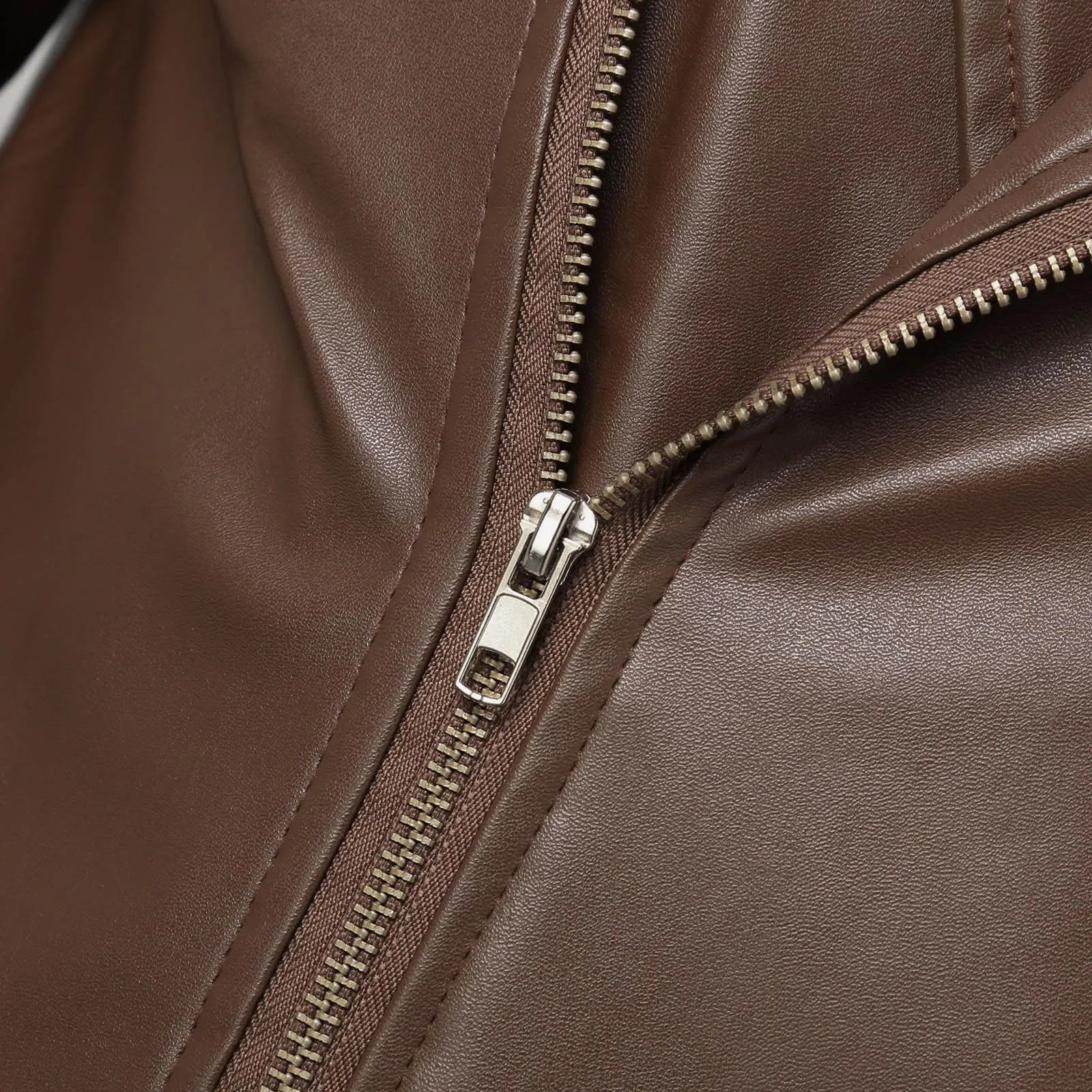 Giacca in Pelle Uomo, Pu Bomber Moto Slim Fit Colletto Casual con Cerniera Cappotto Antivento Giacca a Vento Soft Touch Classico Giacca di Pelle Giacca Leggera Faux Leather Jacket - immagine 4