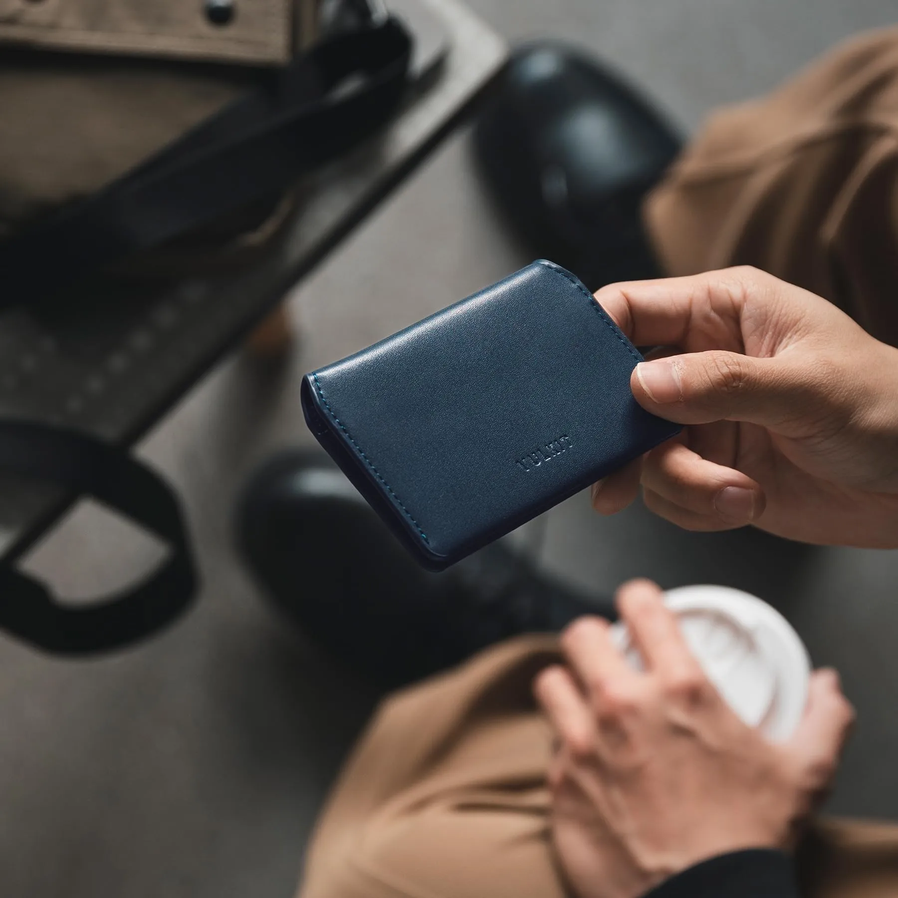 VULKIT Porta Carte di Credito Sottile e Minimalista in Pelle con Protezione RFID Tasca Frontale e Chiusura Magnetica - immagine 7