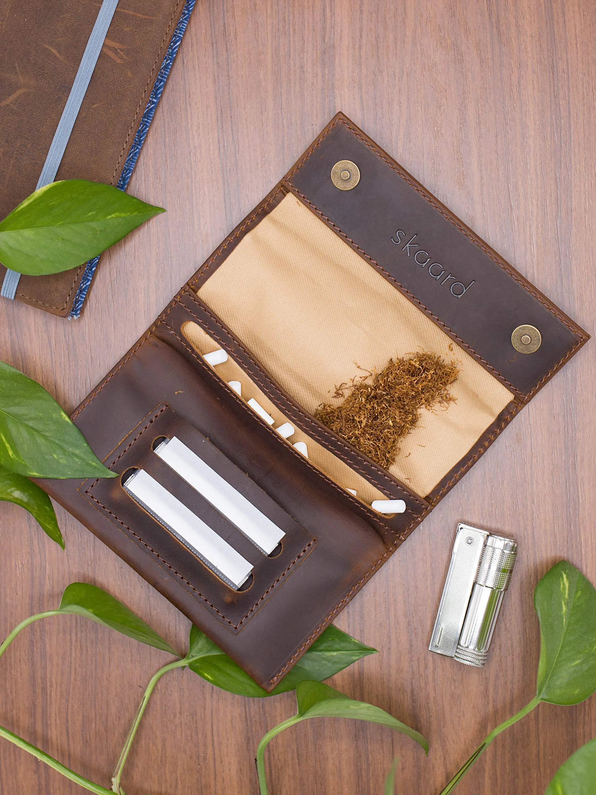 skaard Portatabacco in pelle | Astuccio per tabacco da rollare, cartine e filtri | Marrone - immagine 2