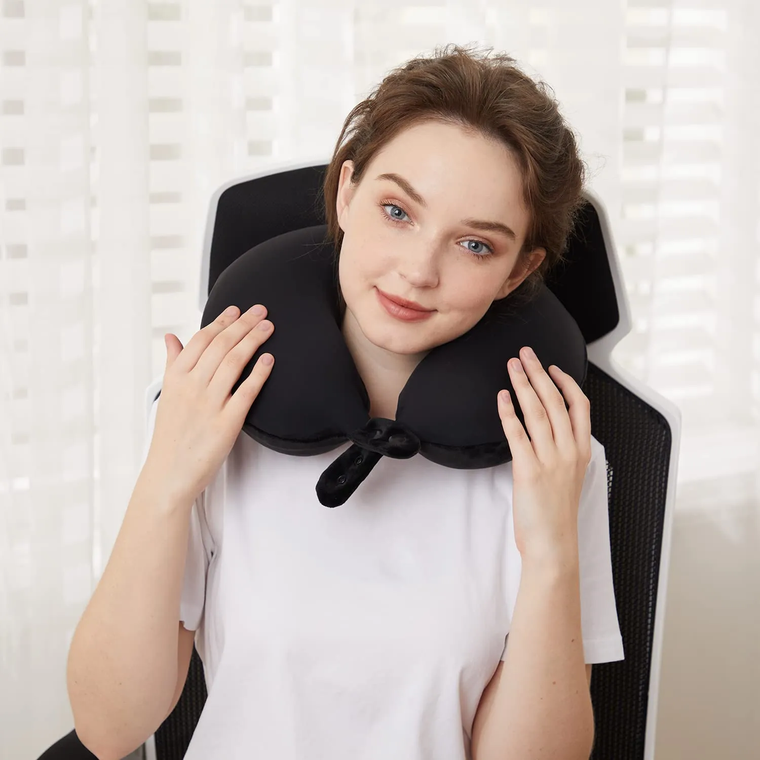 Cuscino cervicale da viaggio, cuscino in memory foam per aereo, supporto per la testa, morbido cuscino regolabile per aereo, auto e reclinabile a casa (nero) - immagine 4