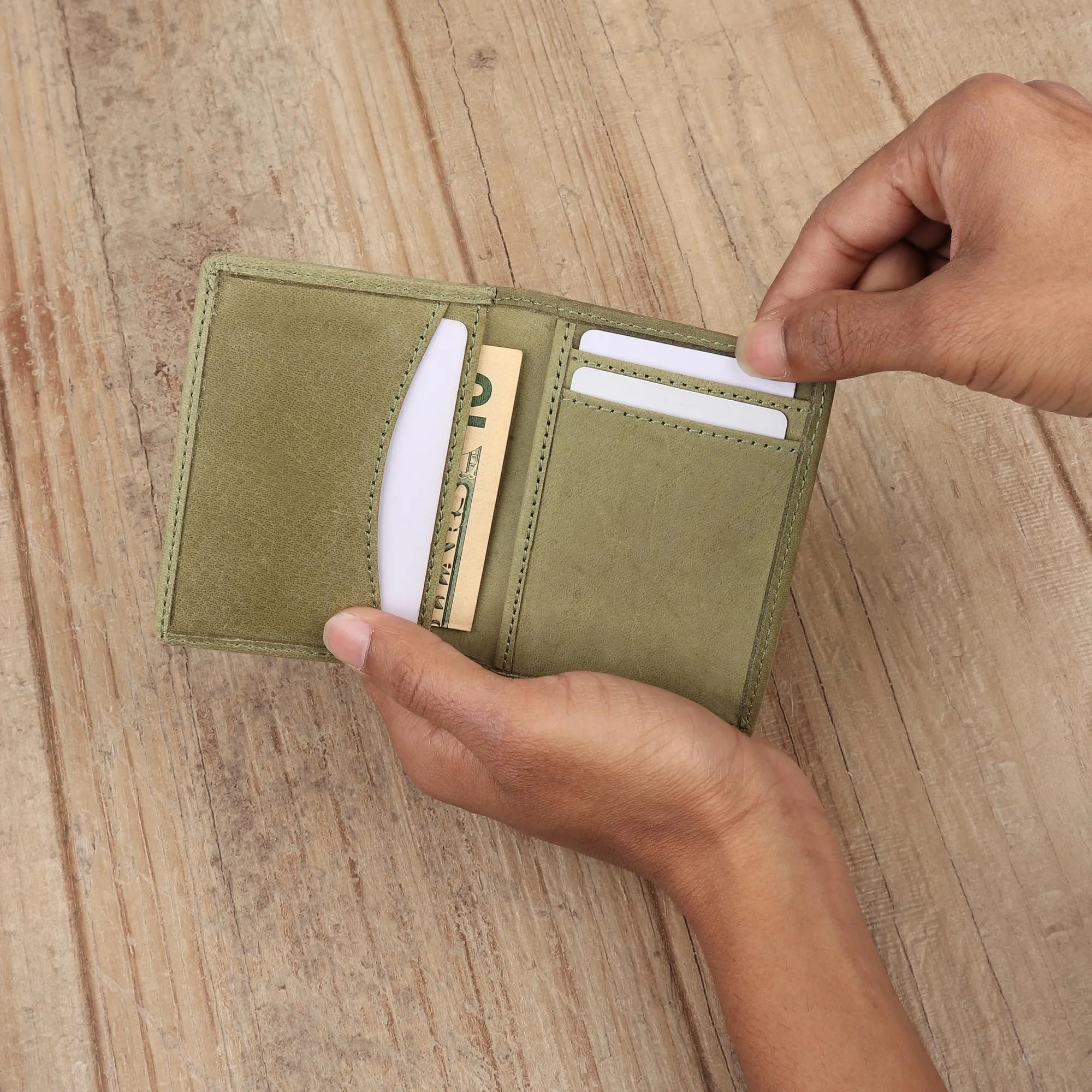 FOXHACKLE Portafoglio porta carte di credito in pelle per uomini e donne, portafoglio sottile bifold con blocco RFID, tasca frontale sottile portafoglio minimalista, piccola custodia per carte, Verde - immagine 6