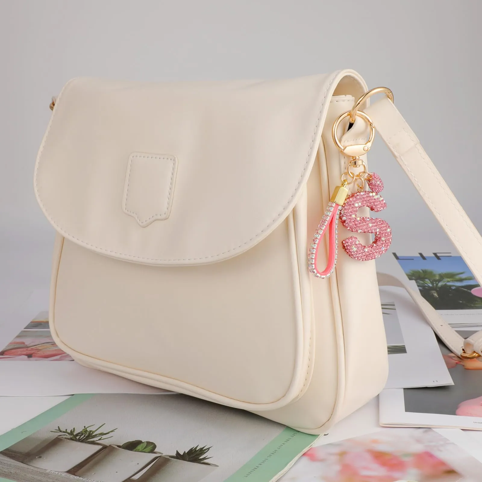 MWOOT Rosa Auto Portachiavi Regalo per Donne Ragazze Iniziale Lettera Portachiavi Carino Bling Portachiavi Bling Lettera Ciondolo per Borsa Zaino Borsetta Ciondoli, Lettera S - immagine 5
