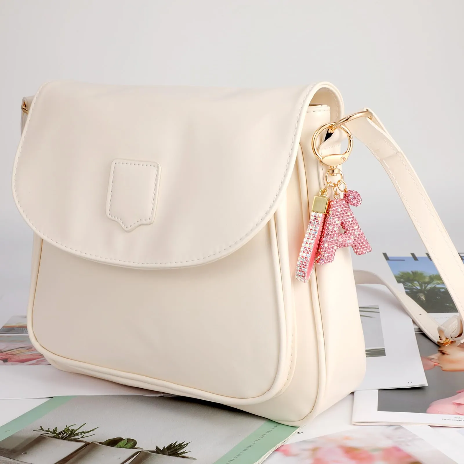 MWOOT Rosa Auto Portachiavi Regalo per Donne Ragazze Iniziale Lettera Portachiavi Carino Bling Ciondolo per Borsa Zaino Borsetta Ciondoli,A - immagine 5