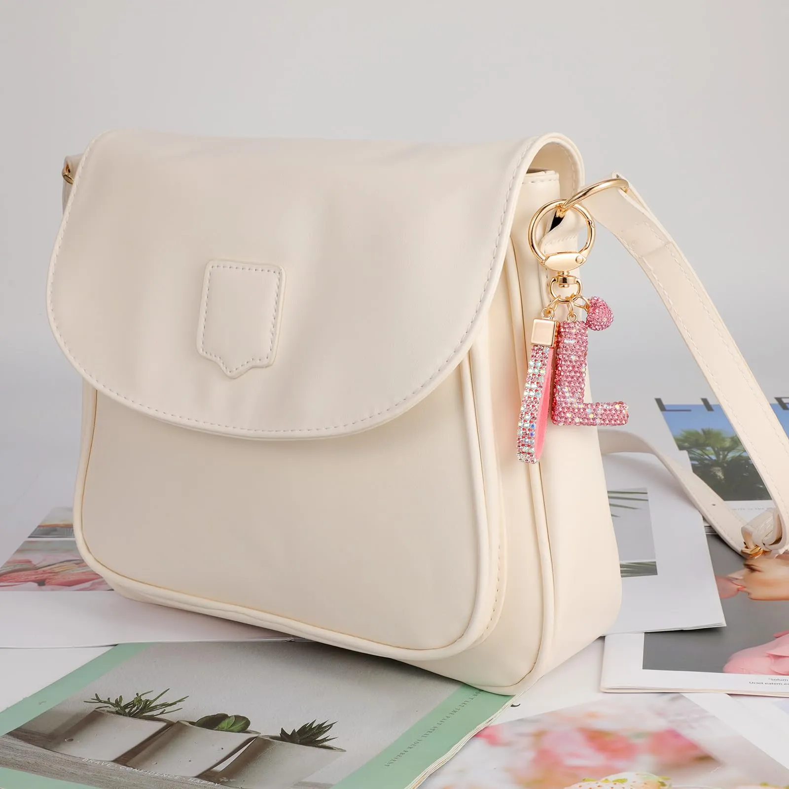 MWOOT Rosa Auto Portachiavi Regalo per Donne Ragazze Iniziale Lettera Portachiavi Carino Bling Ciondolo per Borsa Zaino Borsetta Ciondoli, L - immagine 4