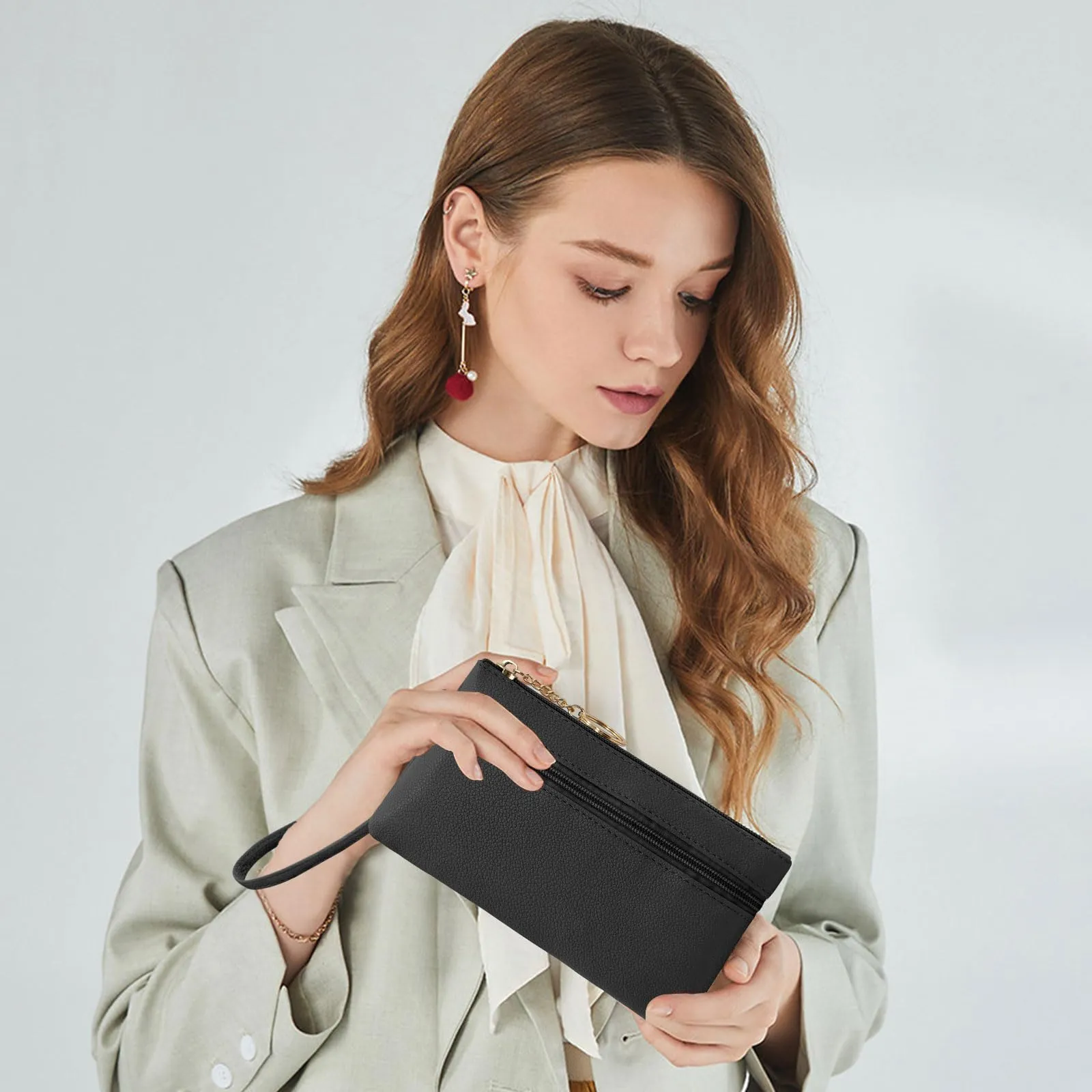 LJCZKA Portafoglio da Polso Pelle Donna Pochette da Polso Zip Grande Capacità Frizione Cellulare Porta Carte con Cinturino da Polso, Portachiavi (Nero) - immagine 3