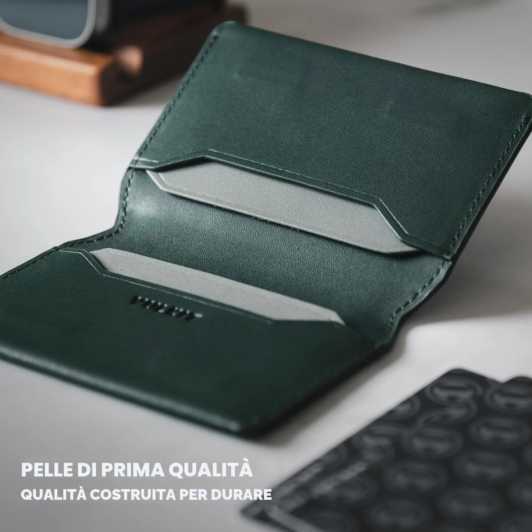 VULKIT Porta Carte di Credito Sottile e Minimalista in Pelle con Protezione RFID Tasca Frontale e Chiusura Magnetica - immagine 6