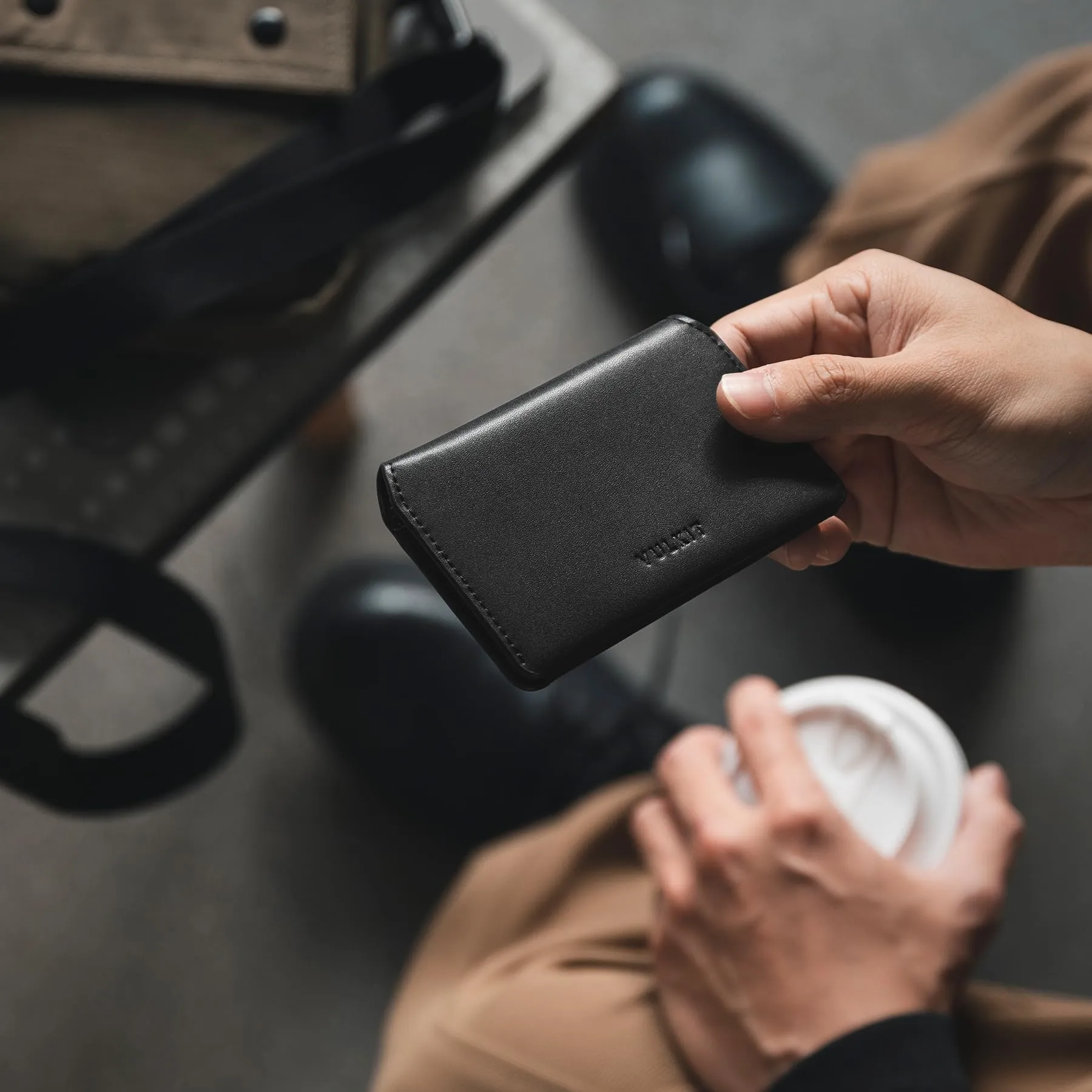 VULKIT Porta Carte di Credito Sottile e Minimalista in Pelle con Protezione RFID Tasca Frontale e Chiusura Magnetica - immagine 7
