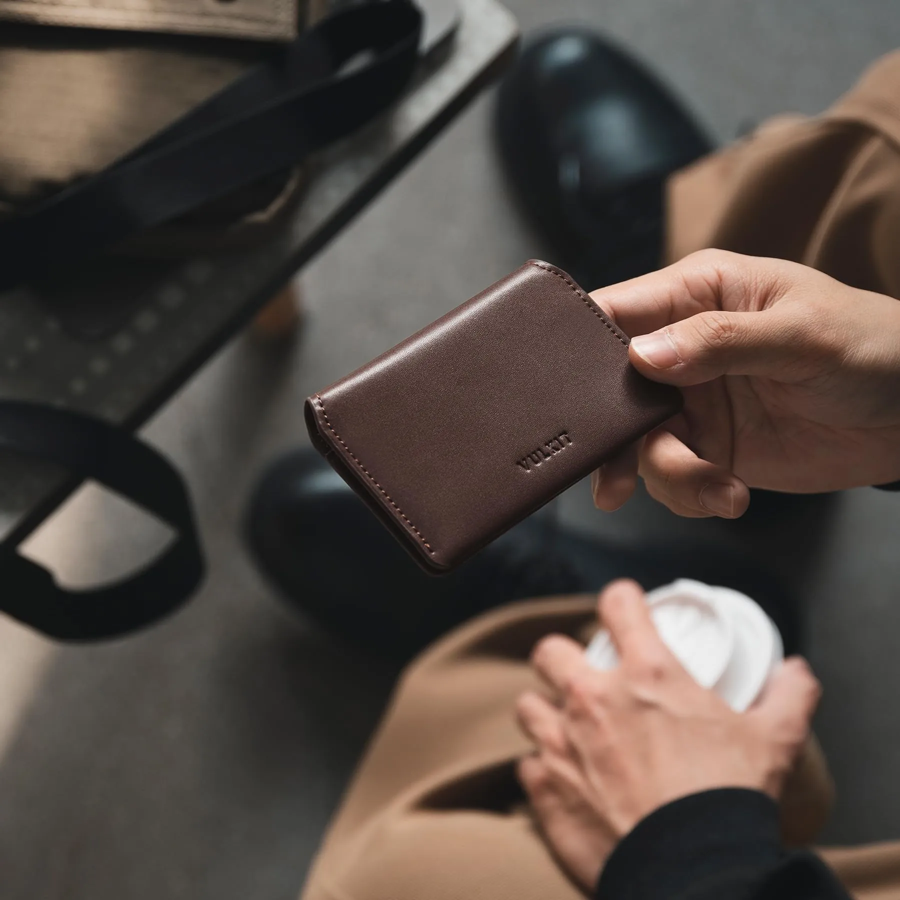 VULKIT Porta Carte di Credito Sottile e Minimalista in Pelle con Protezione RFID Tasca Frontale e Chiusura Magnetica - immagine 7