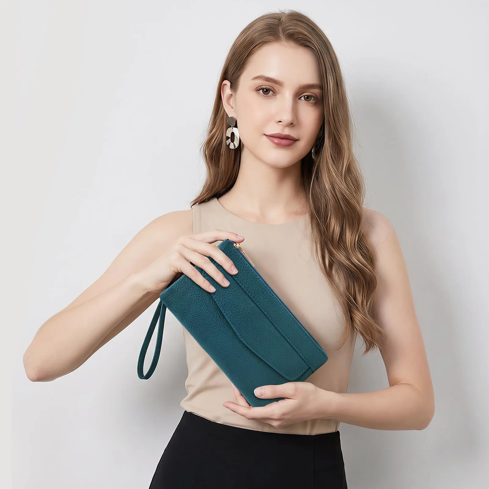 LJCZKA Portafoglio da Polso Pelle Donna Pochette da Polso Zip Grande Capacità Frizione Cellulare Porta Carte con Cinturino da Polso, Portachiavi (Verde-3) - immagine 2