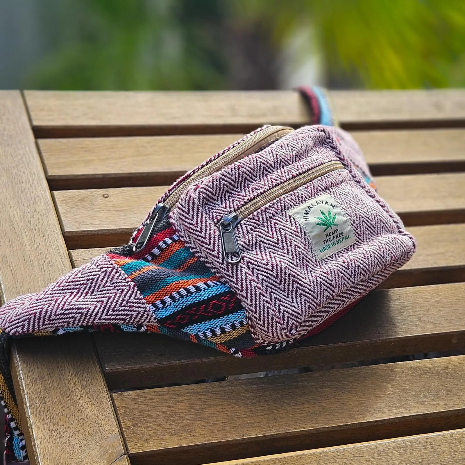 Himalayan Hemp Marsupio da cintura, ogni cintura unica con stile, marsupio sostenibile in canapa, realizzato a mano in Nepal, rosso/bianco, s - immagine 2
