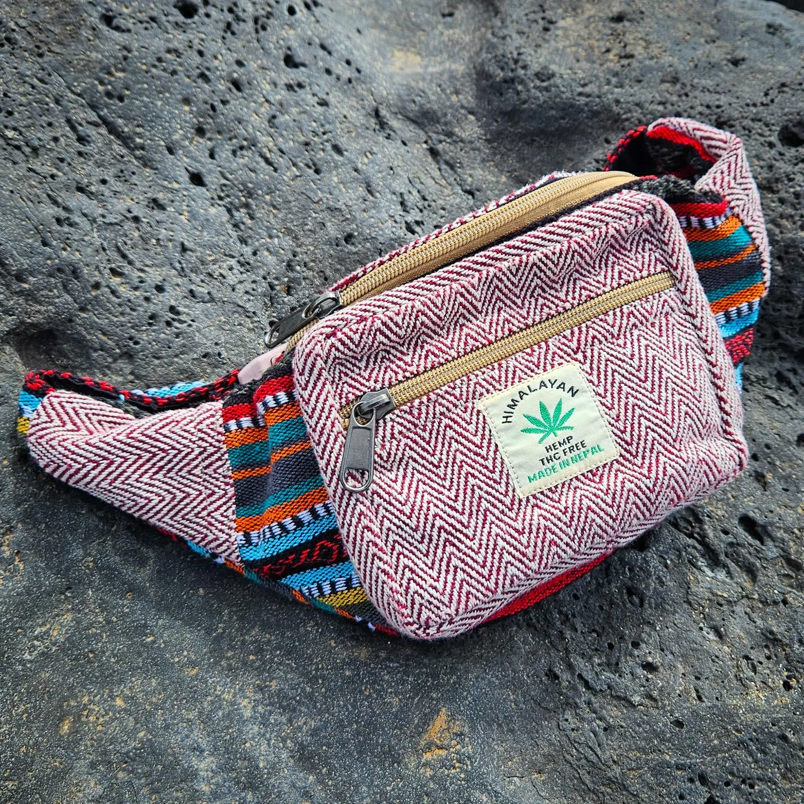 Himalayan Hemp Marsupio da cintura, ogni cintura unica con stile, marsupio sostenibile in canapa, realizzato a mano in Nepal, rosso/bianco, s - immagine 4