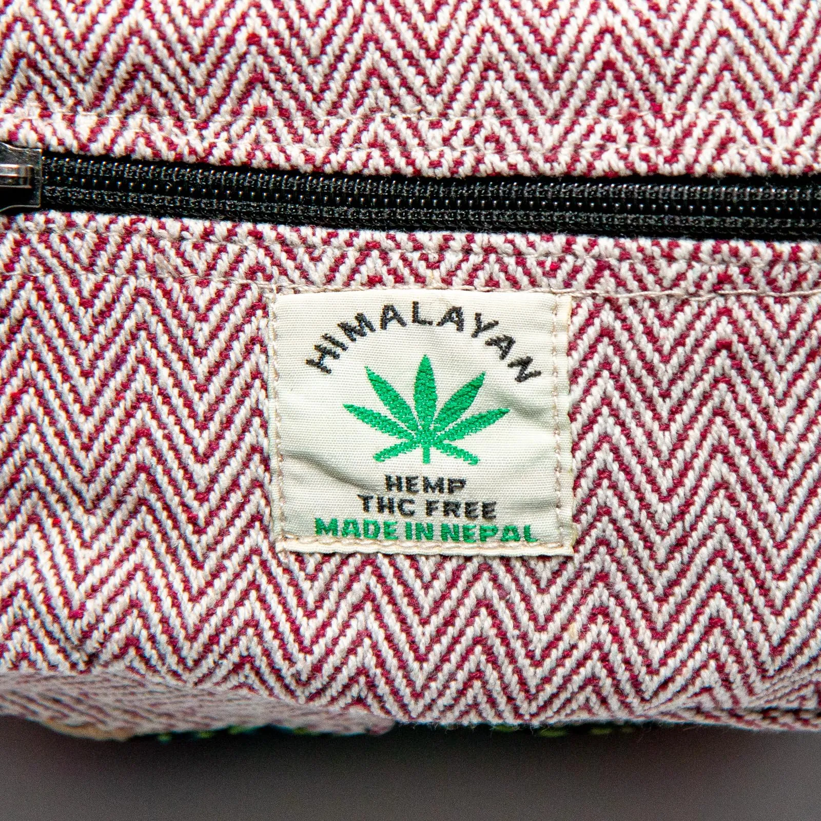 Himalayan Hemp Marsupio da cintura, ogni cintura unica con stile, marsupio sostenibile in canapa, realizzato a mano in Nepal, rosso/bianco, s - immagine 8