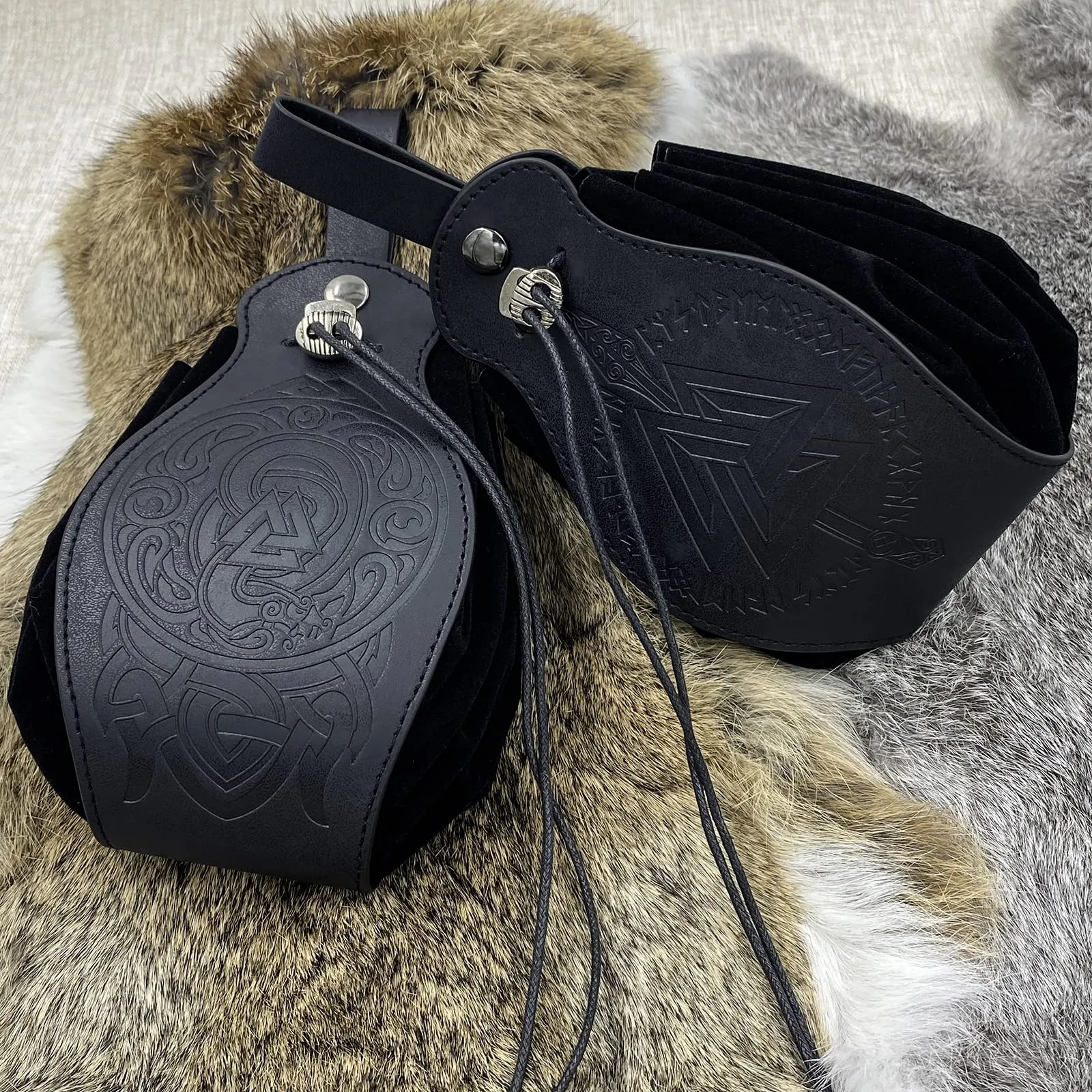 HiiFeuer Custodia in ecopelle medievale, borsa portatile con coulisse,Borsa da cintura vintage dadi per LARP Ren Faire (Nidhogg Nero) - immagine 5