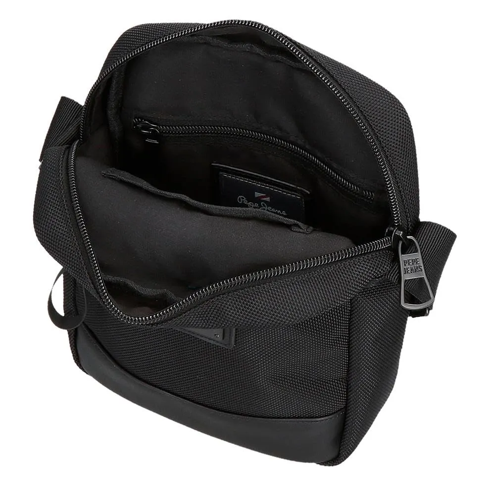 Pepe Jeans Blackmore Borsa a tracolla media nera 17 x 22 x 6 cm Poliestere con dettagli in pelle sintetica 2,24 L by Joumma Bags, Nero, Taglia unica, Tracolla media - immagine 4