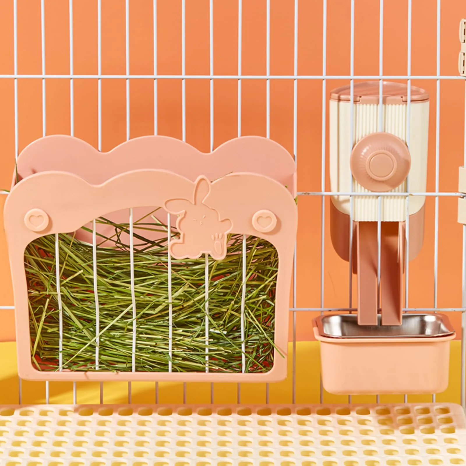 Porta Fieno Conigli, Set di alimentazione 3 in 1 con ciotola per cibo e imbuto sospeso per gabbia, Mangiatoia per Coniglio Cavia Cincillà Piccoli Animali (Rosa) - immagine 1