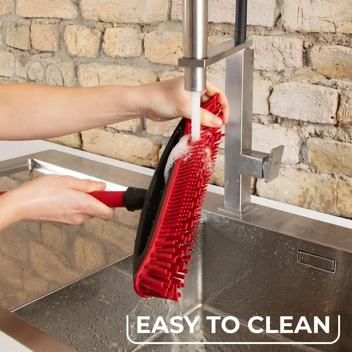 Vileda Pet Pro Always Clean - Scopa in gomma perfetta per rimuovere i peli di animali domestici, attira e raccoglie sporco e peli di animali domestici, sicura ed efficace per tutti i pavimenti, facile - immagine 8